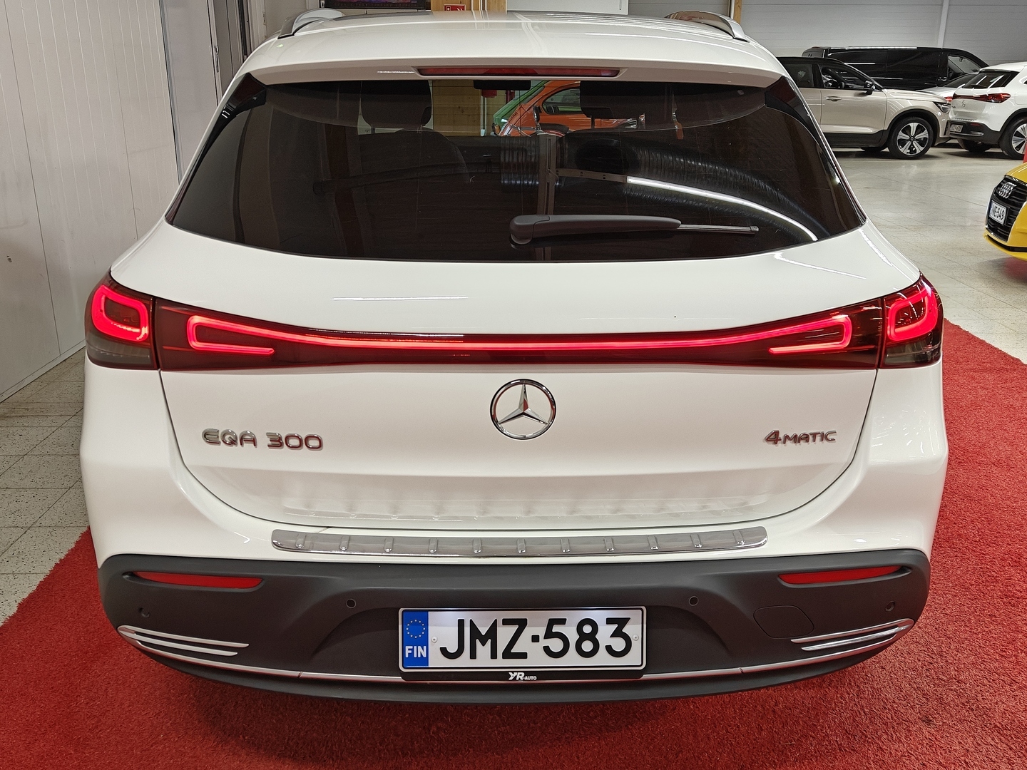 MERCEDES-BENZ EQA 2023