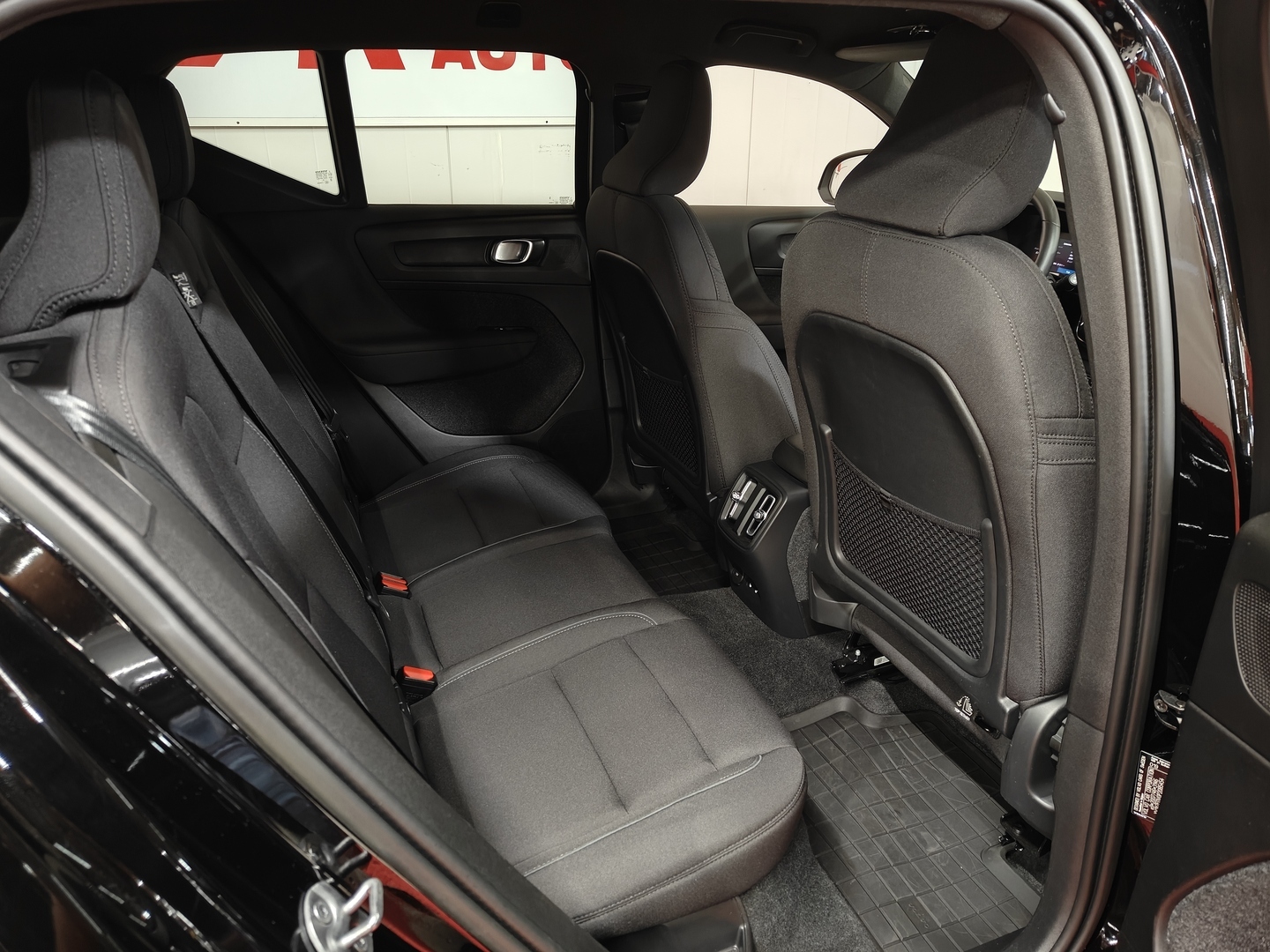 VOLVO XC40 2023