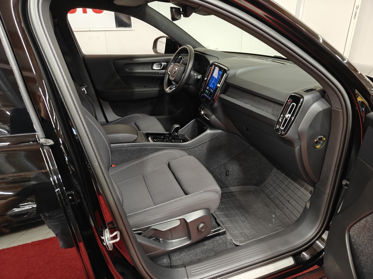 VOLVO XC40 2023