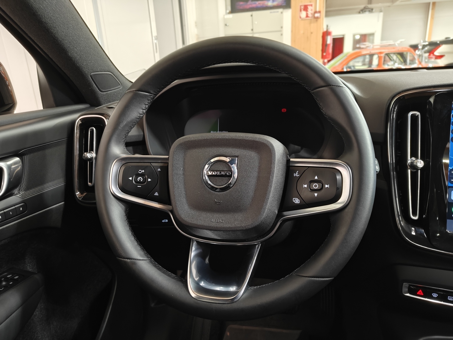 VOLVO XC40 2023