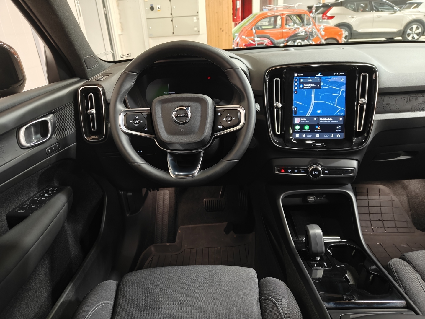VOLVO XC40 2023