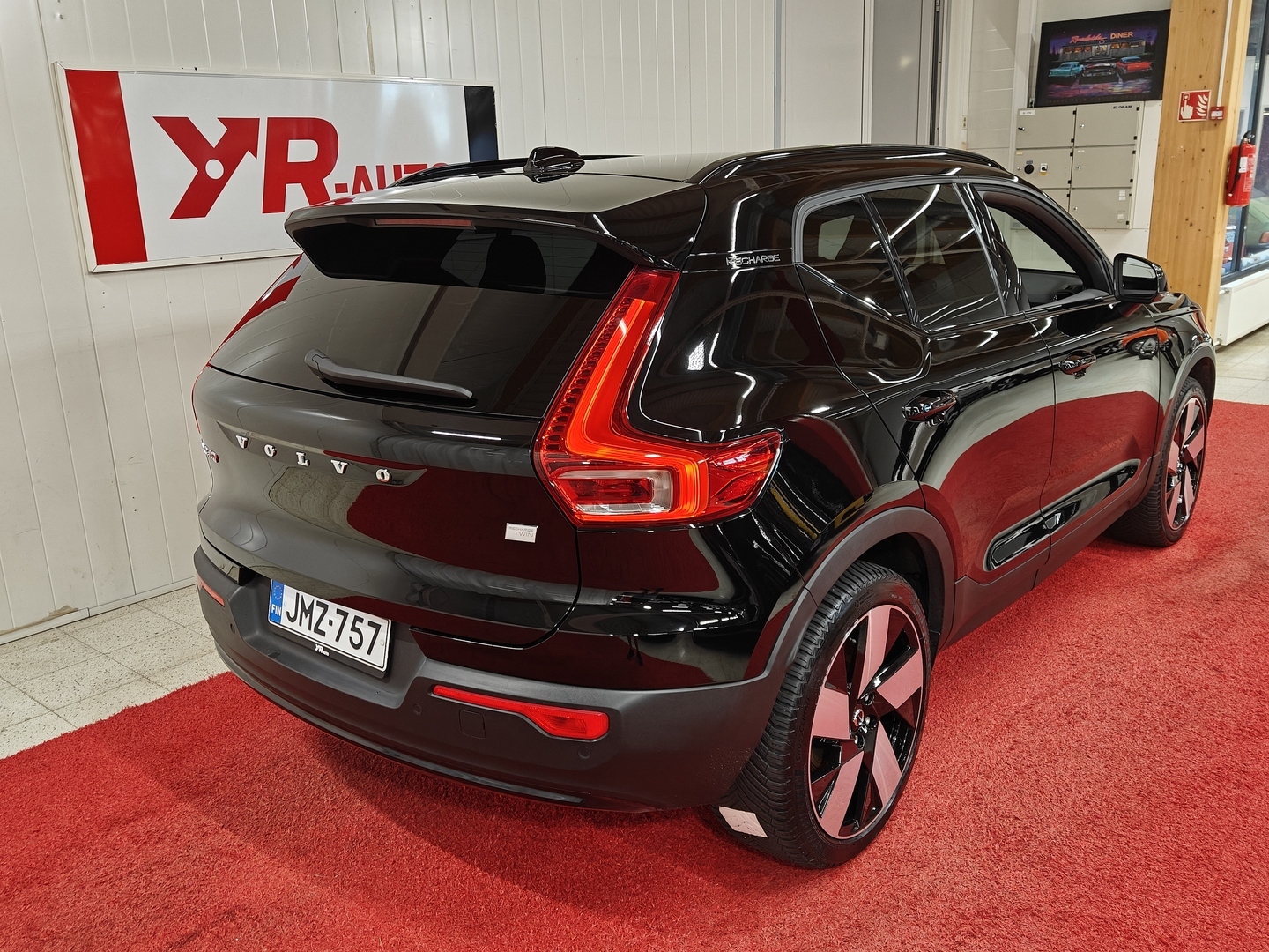 VOLVO XC40 2023