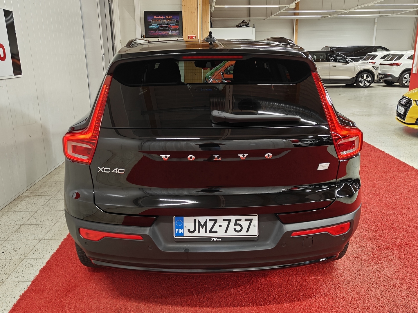 VOLVO XC40 2023