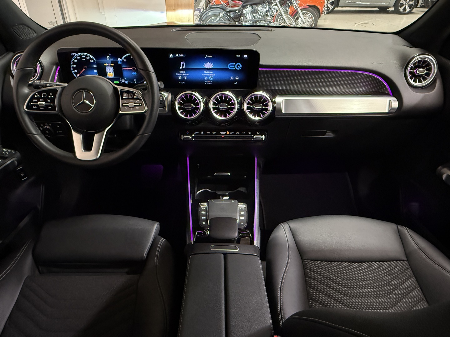 MERCEDES-BENZ EQB 2023