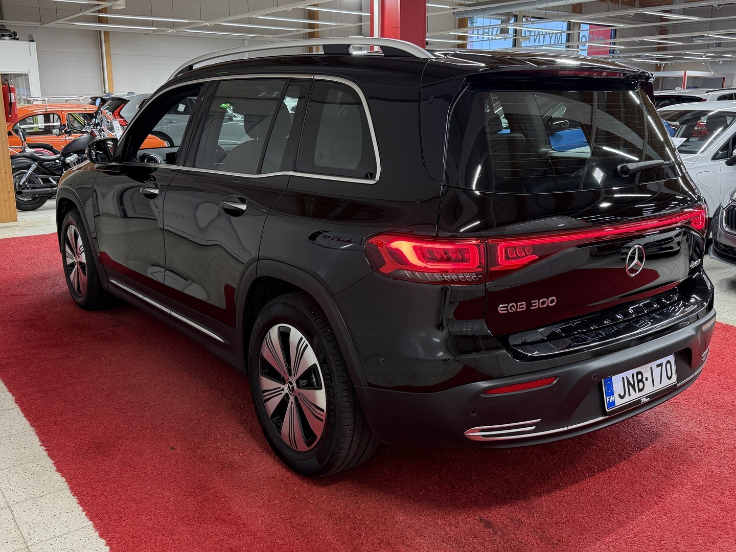 MERCEDES-BENZ EQB 2023