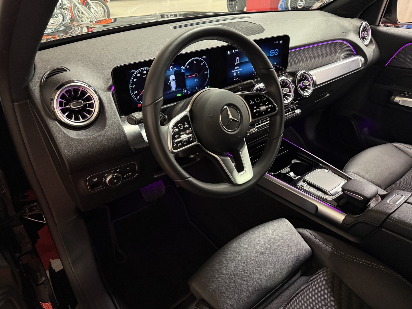 MERCEDES-BENZ EQB 2023