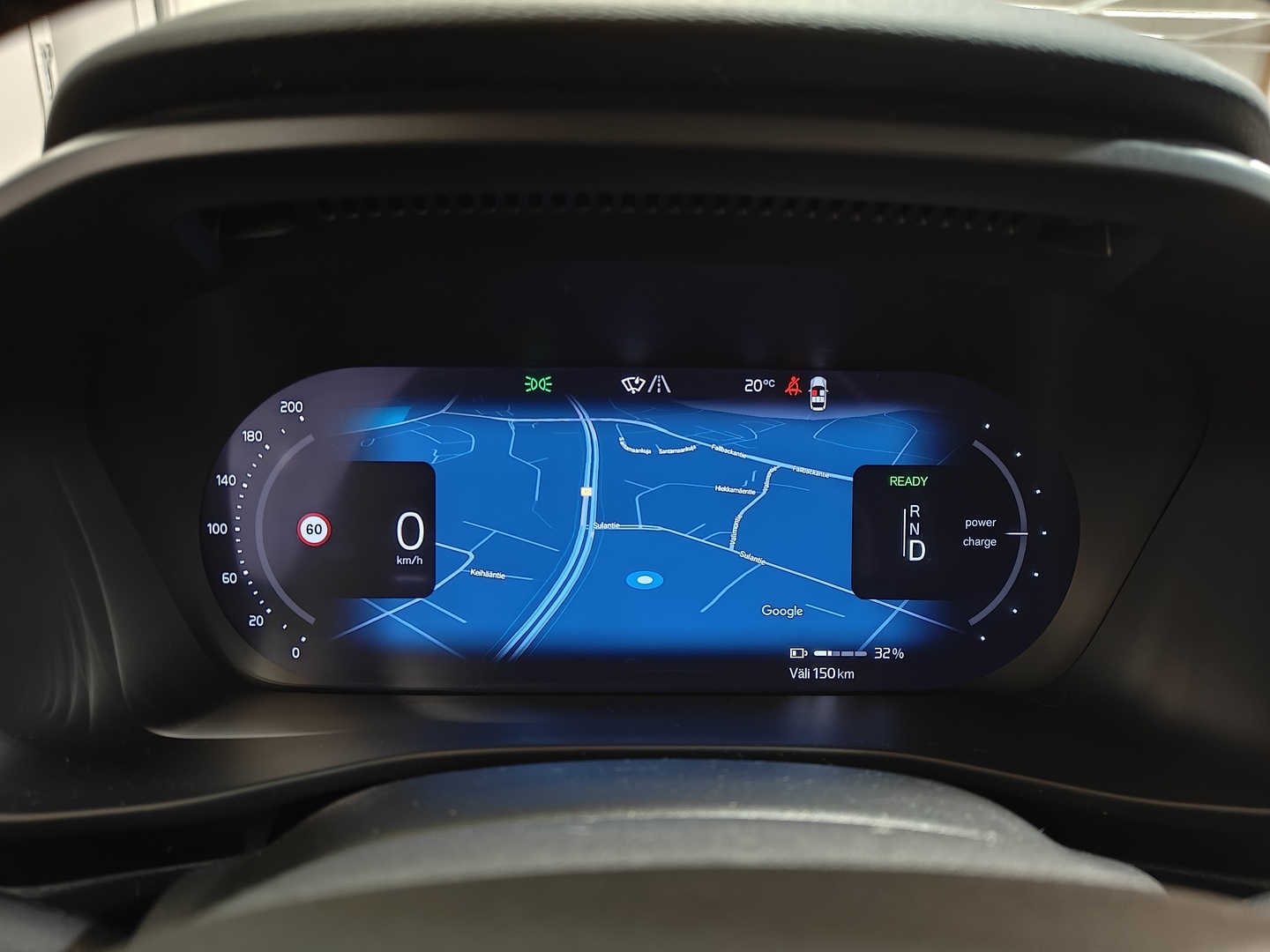 VOLVO C40 2024