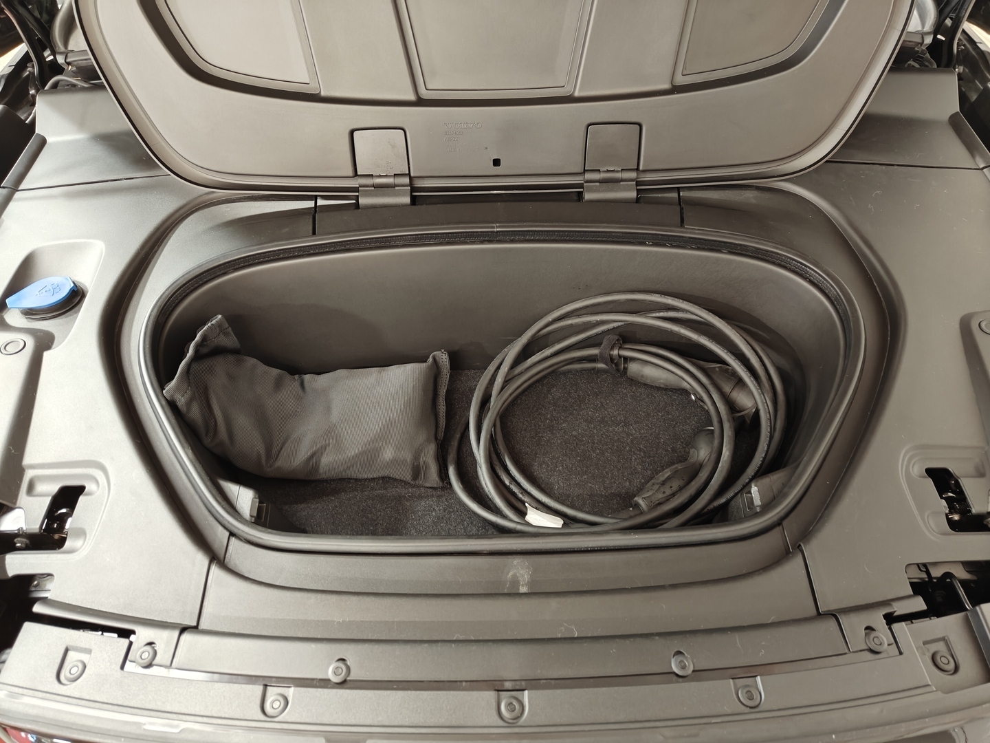 VOLVO C40 2024