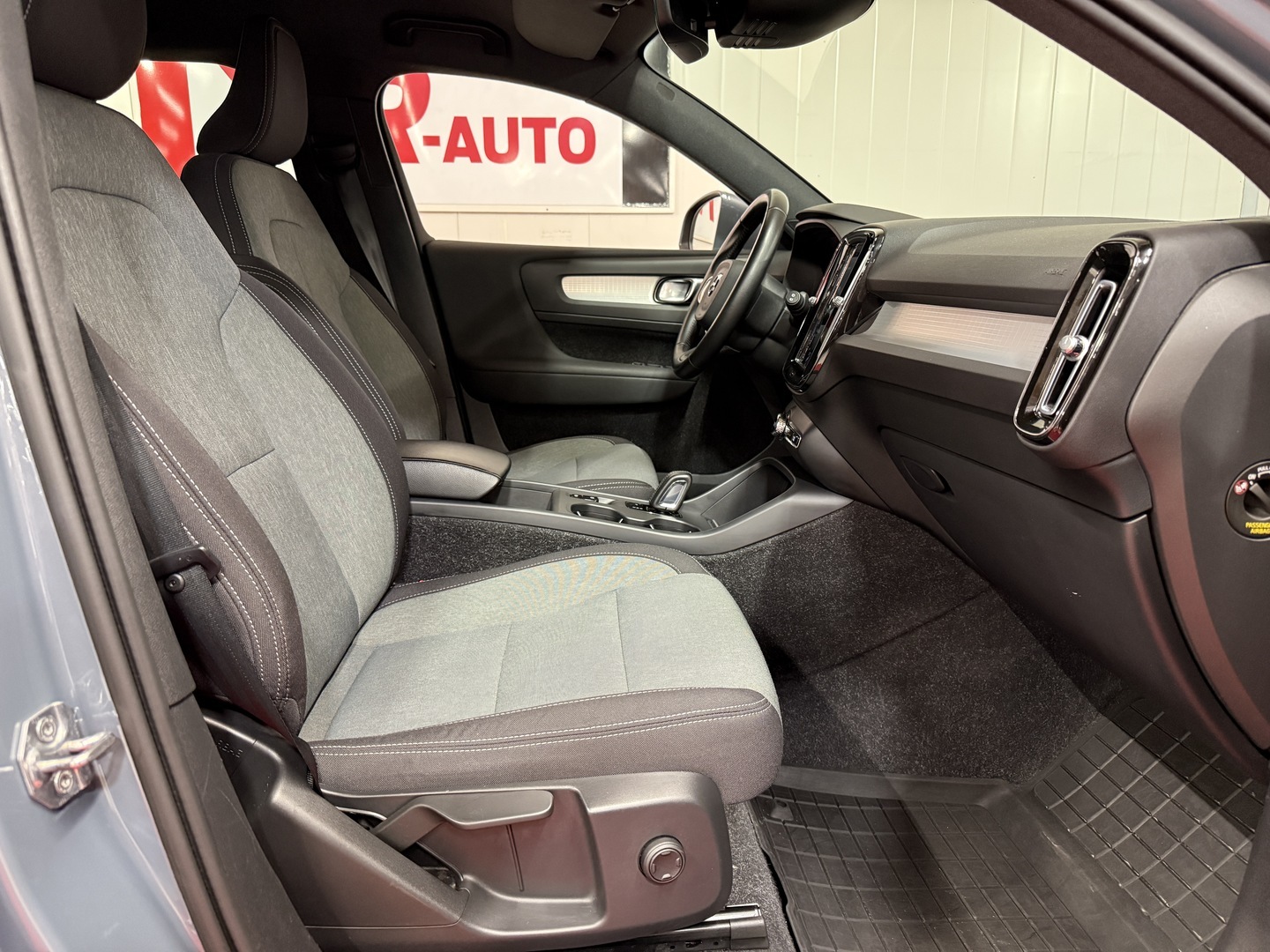 VOLVO XC40 2021
