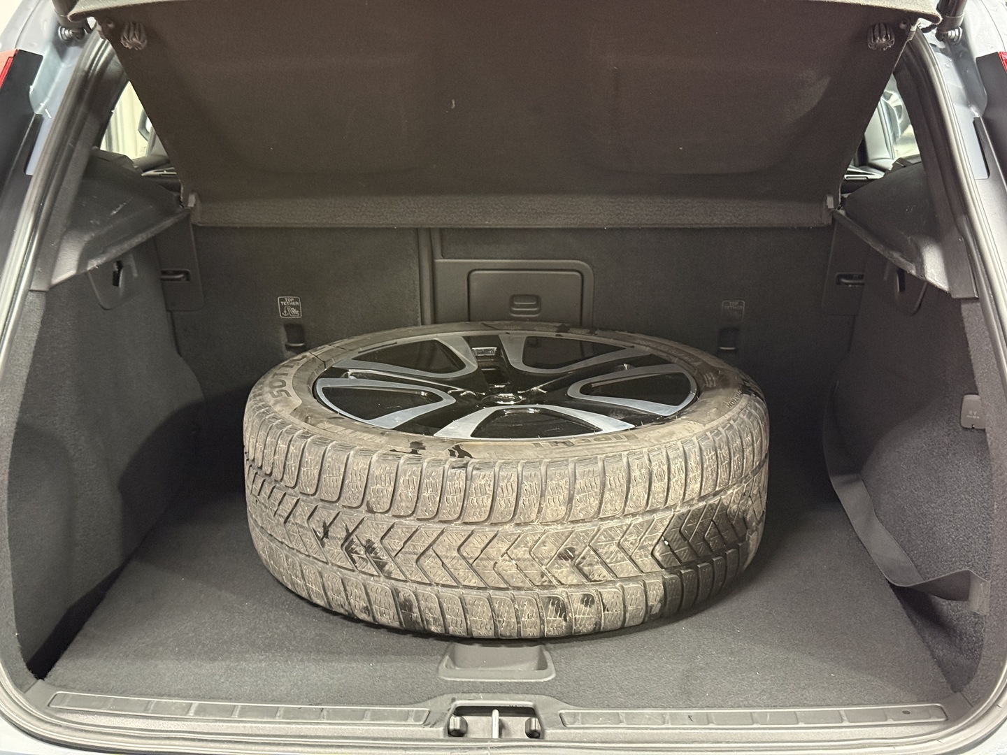 VOLVO XC40 2021