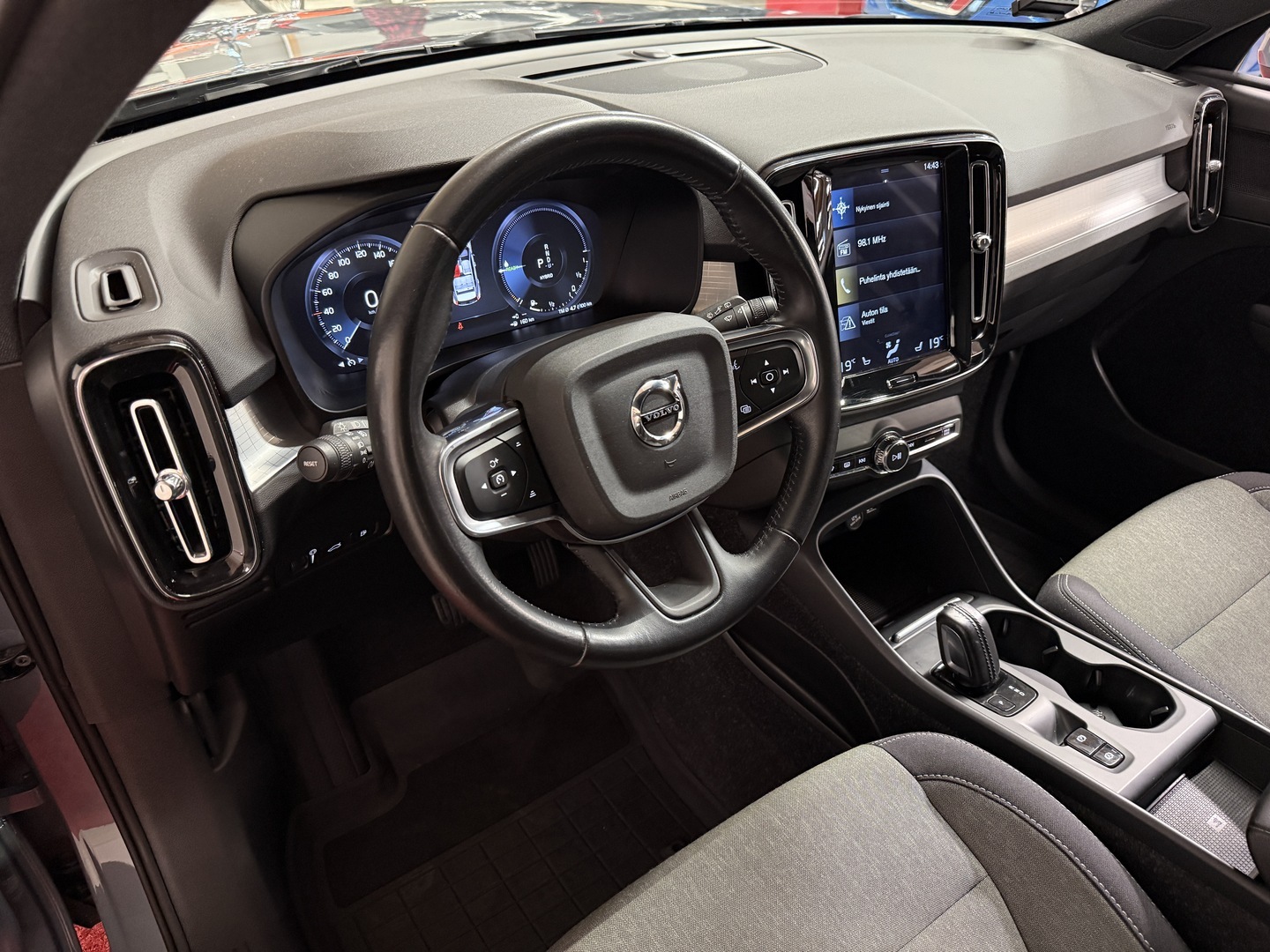 VOLVO XC40 2021