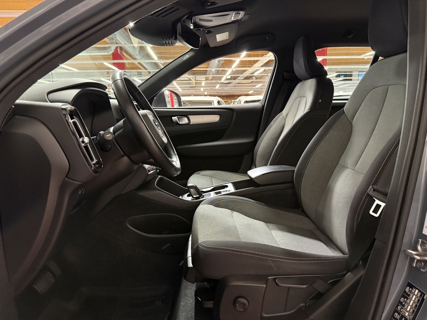VOLVO XC40 2021