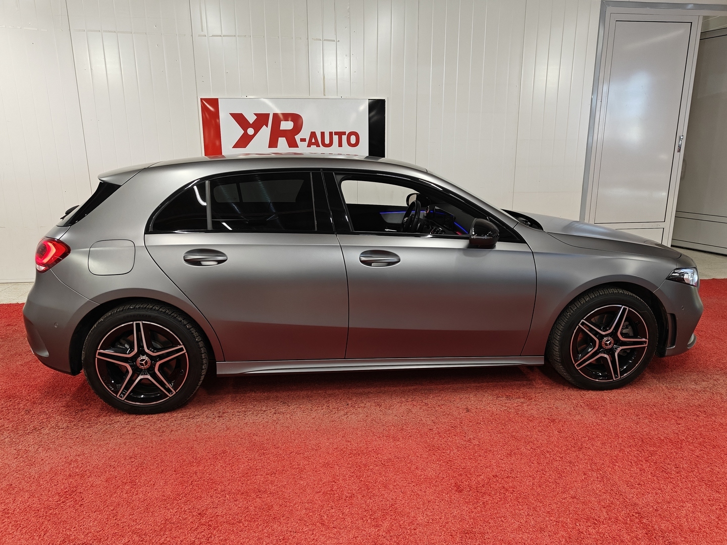 MERCEDES-BENZ A 2022