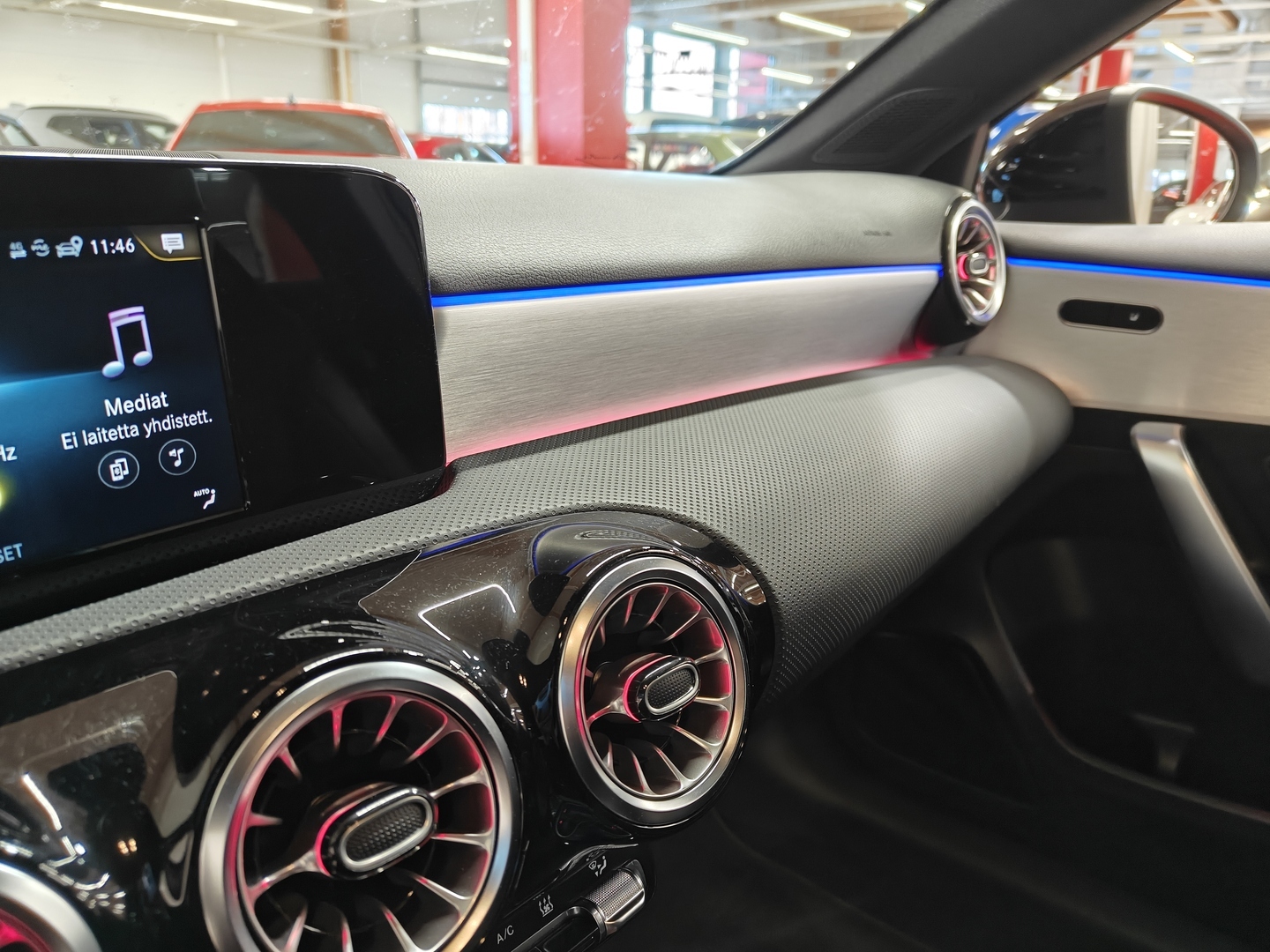 MERCEDES-BENZ A 2022