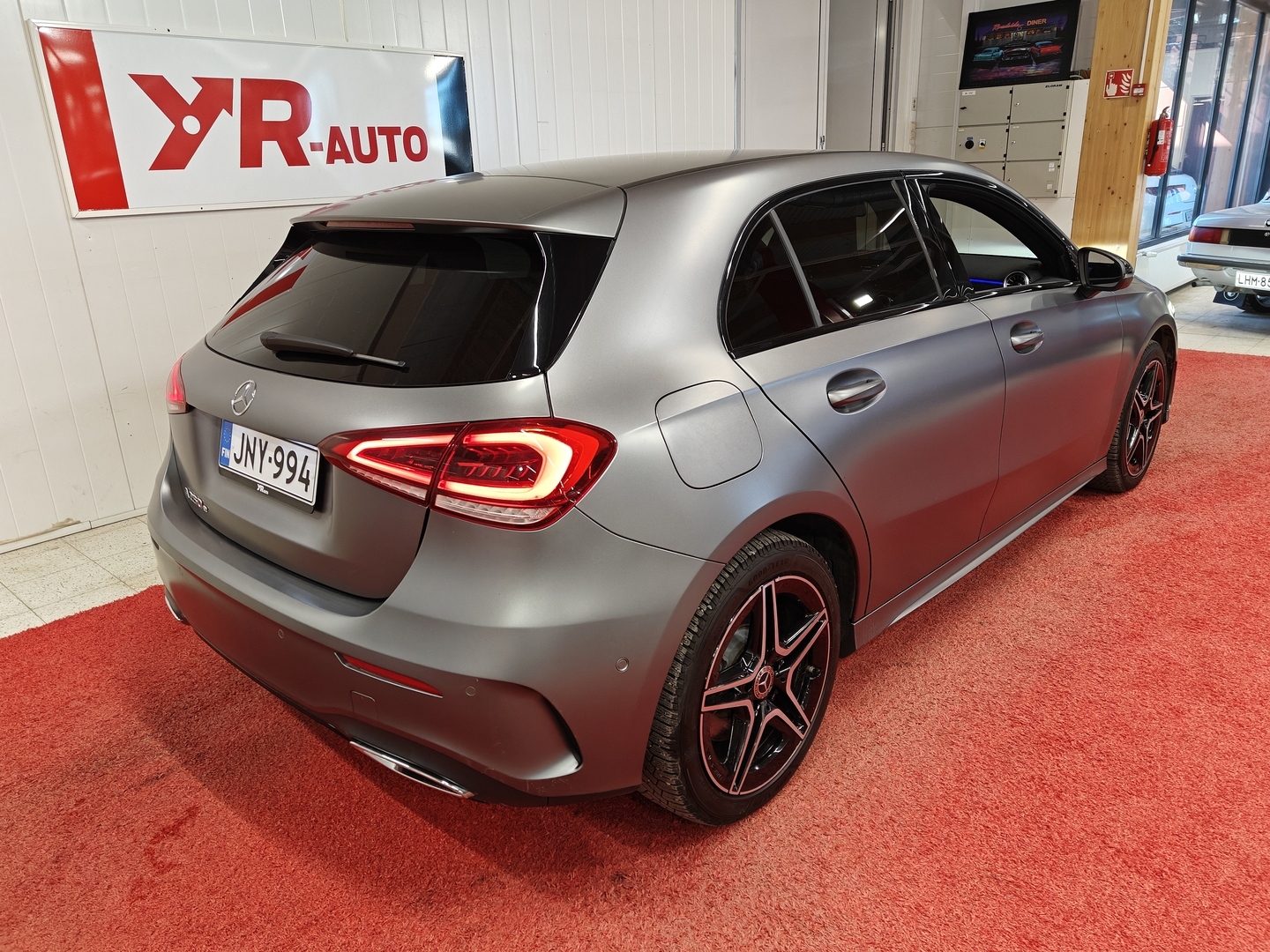 MERCEDES-BENZ A 2022