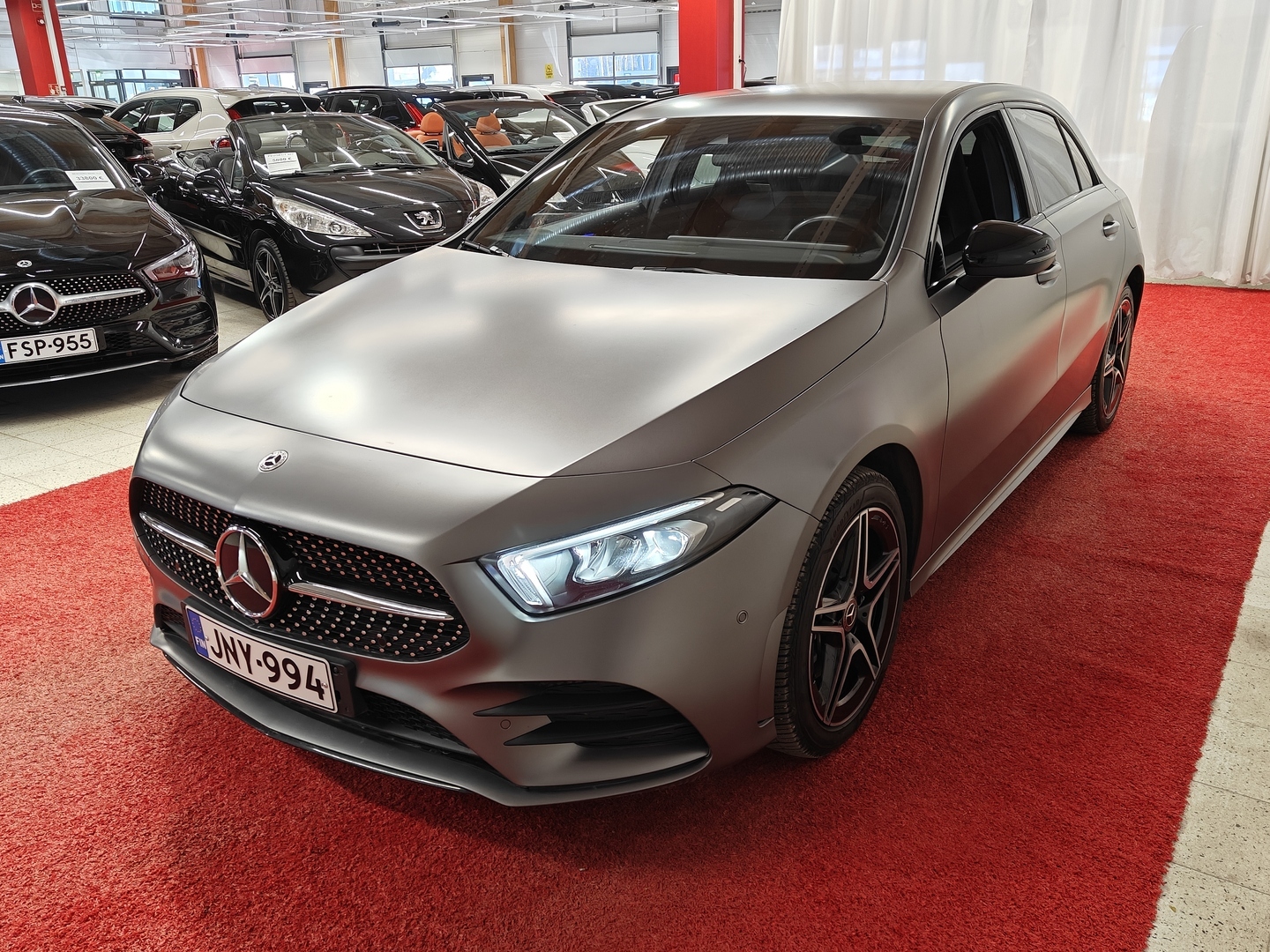 MERCEDES-BENZ A 2022