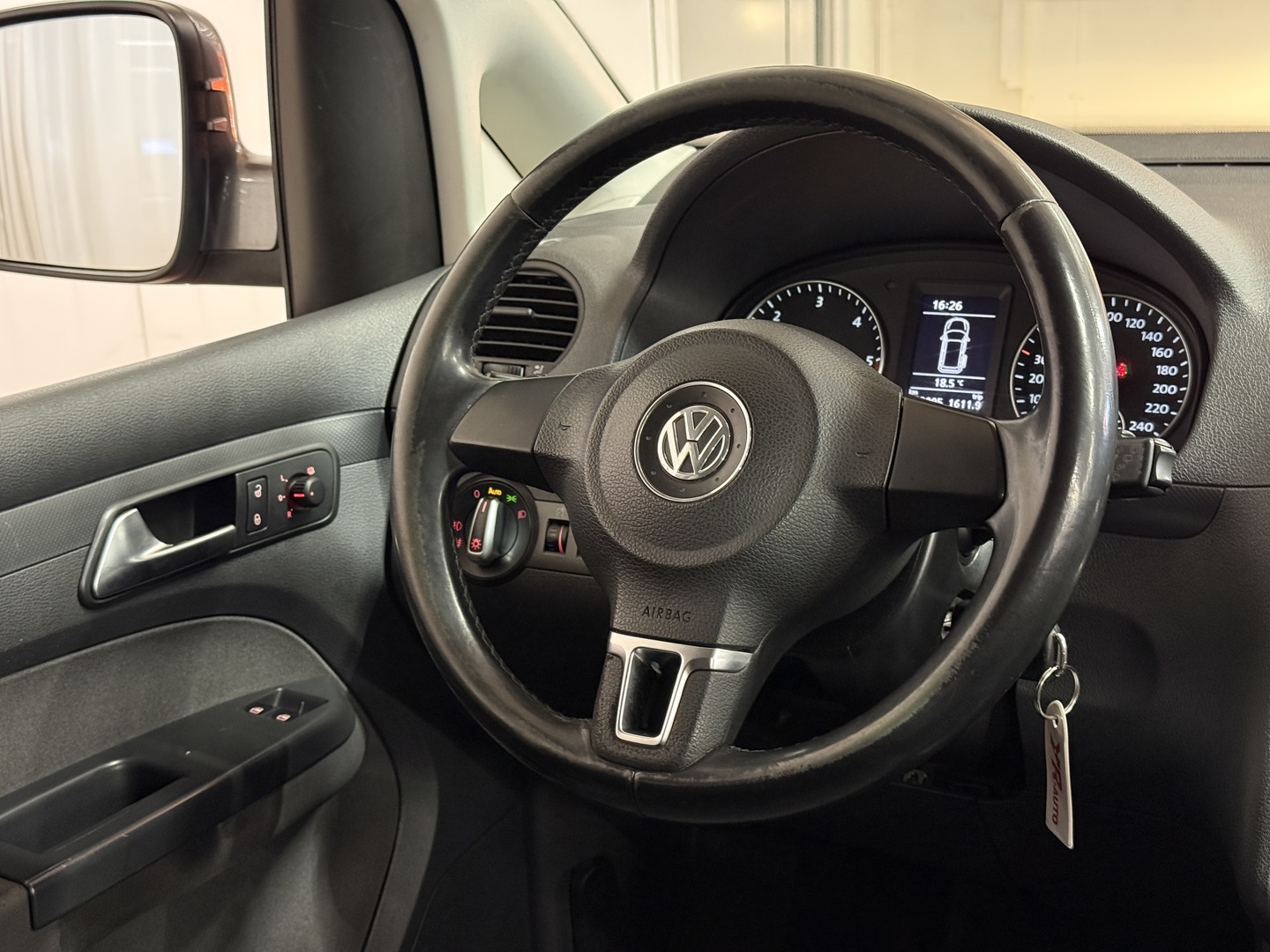 VOLKSWAGEN Caddy Maxi 2012