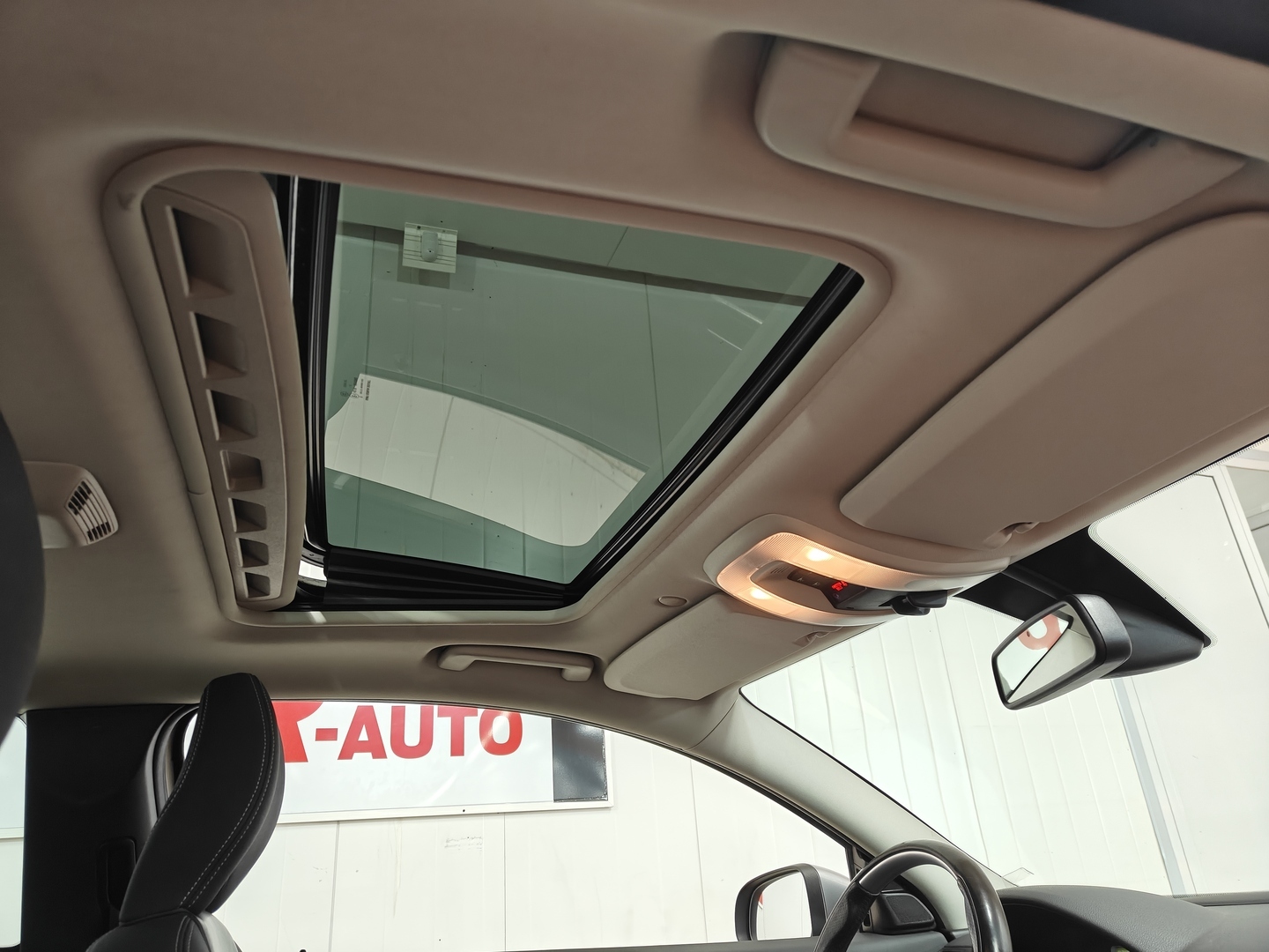 VOLVO C30 2012