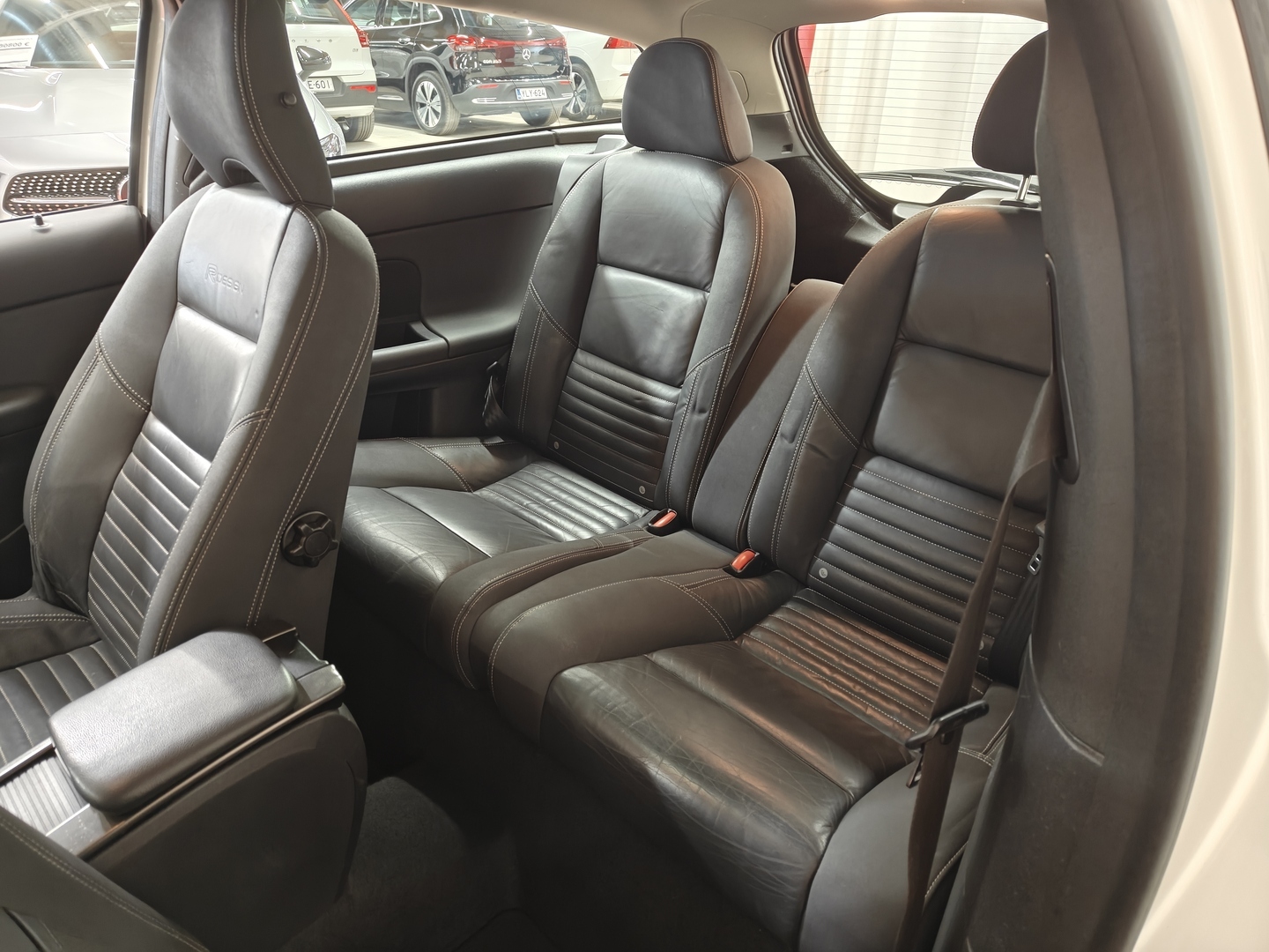 VOLVO C30 2012
