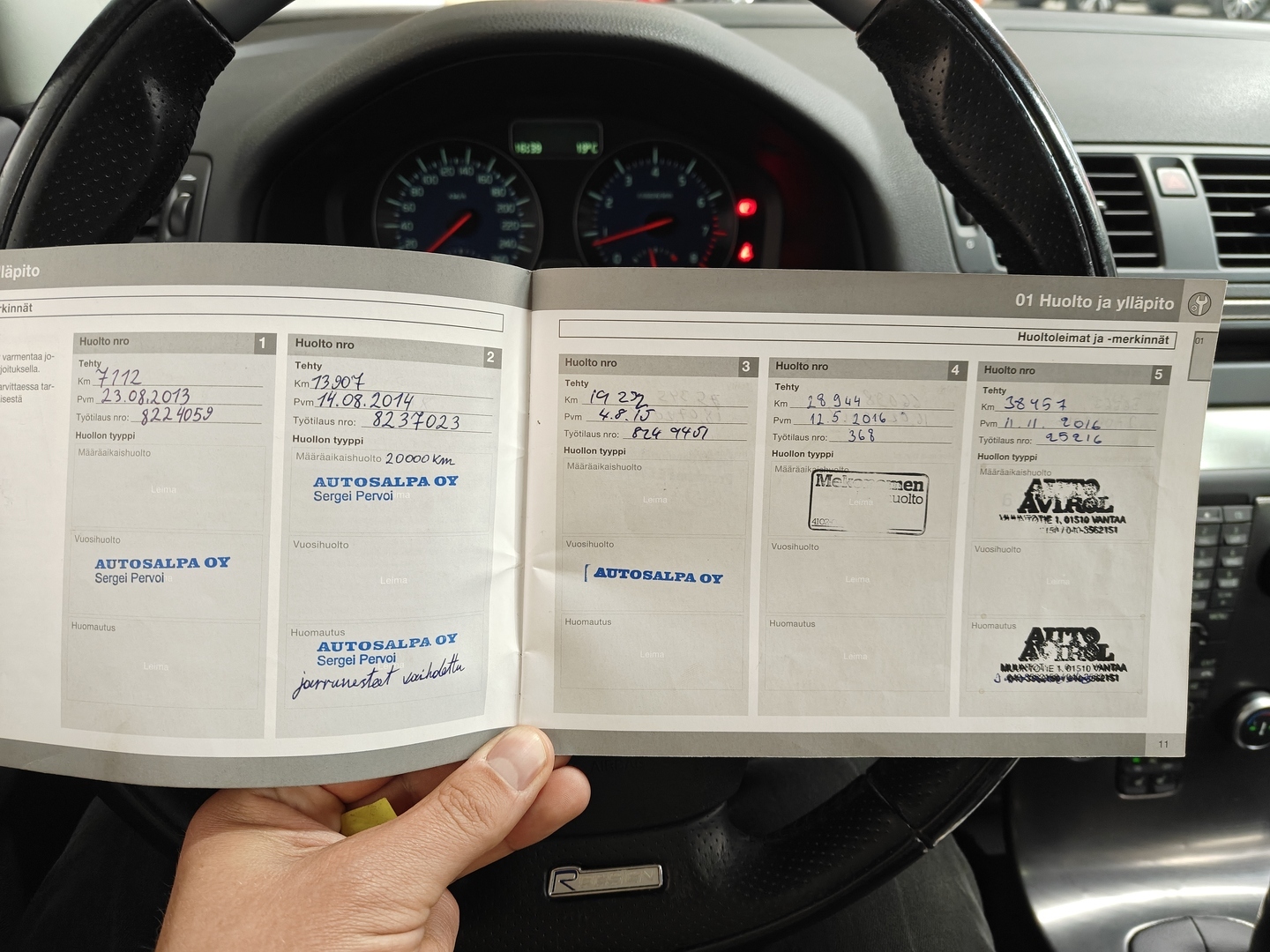 VOLVO C30 2012