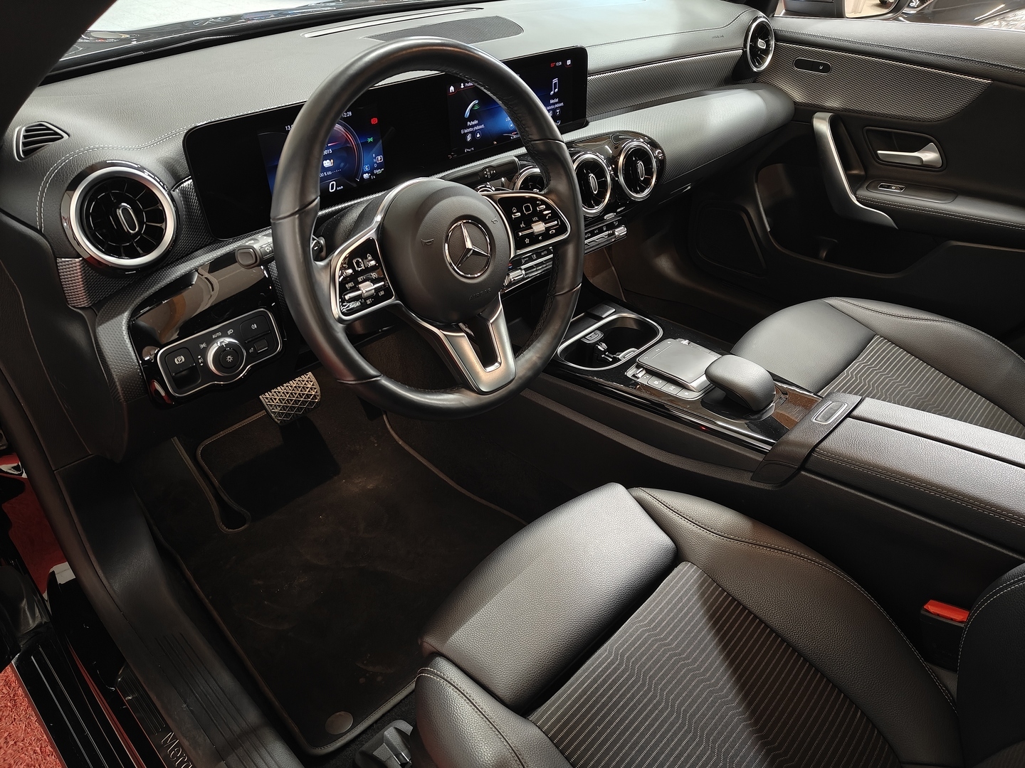 MERCEDES-BENZ CLA 2023