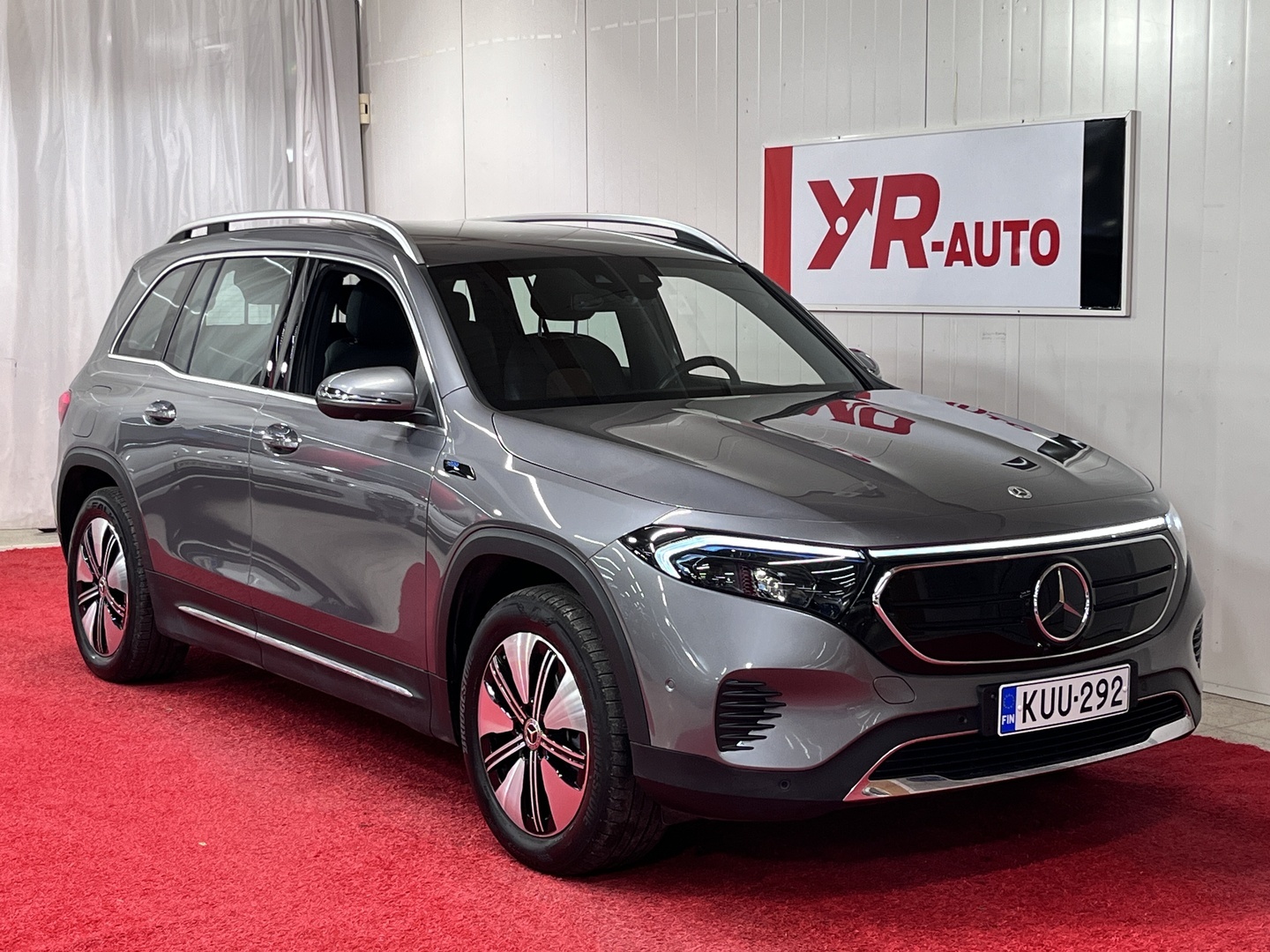 MERCEDES-BENZ EQB 2023