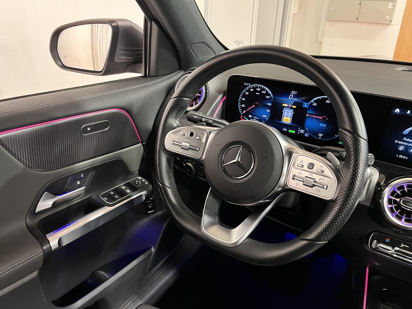 MERCEDES-BENZ EQB 2023