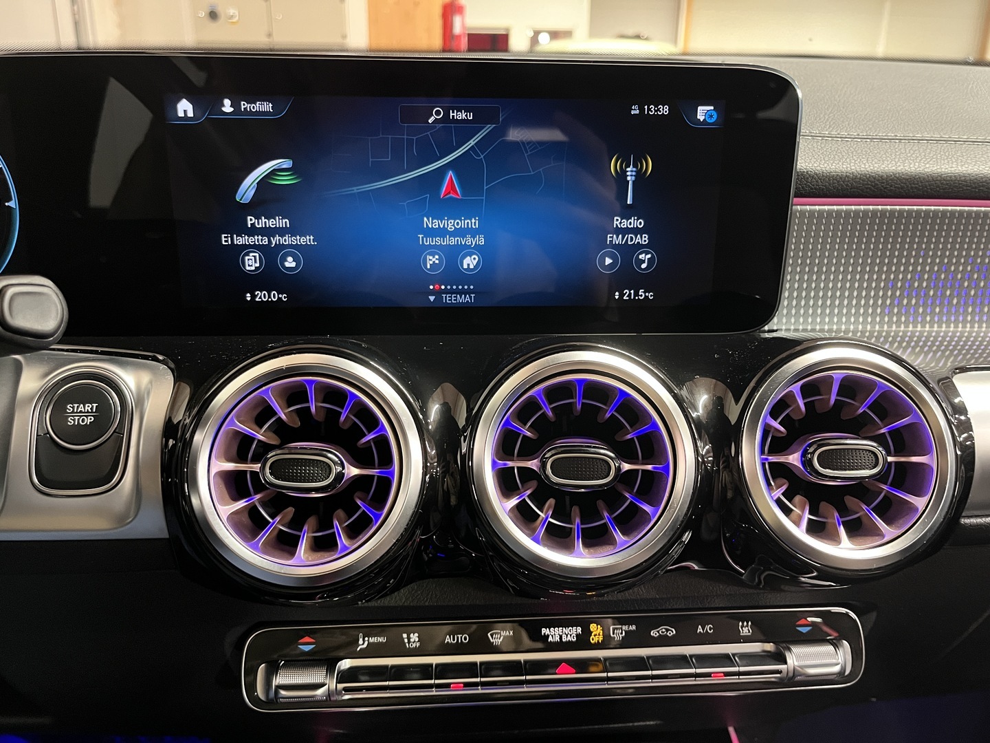 MERCEDES-BENZ EQB 2023