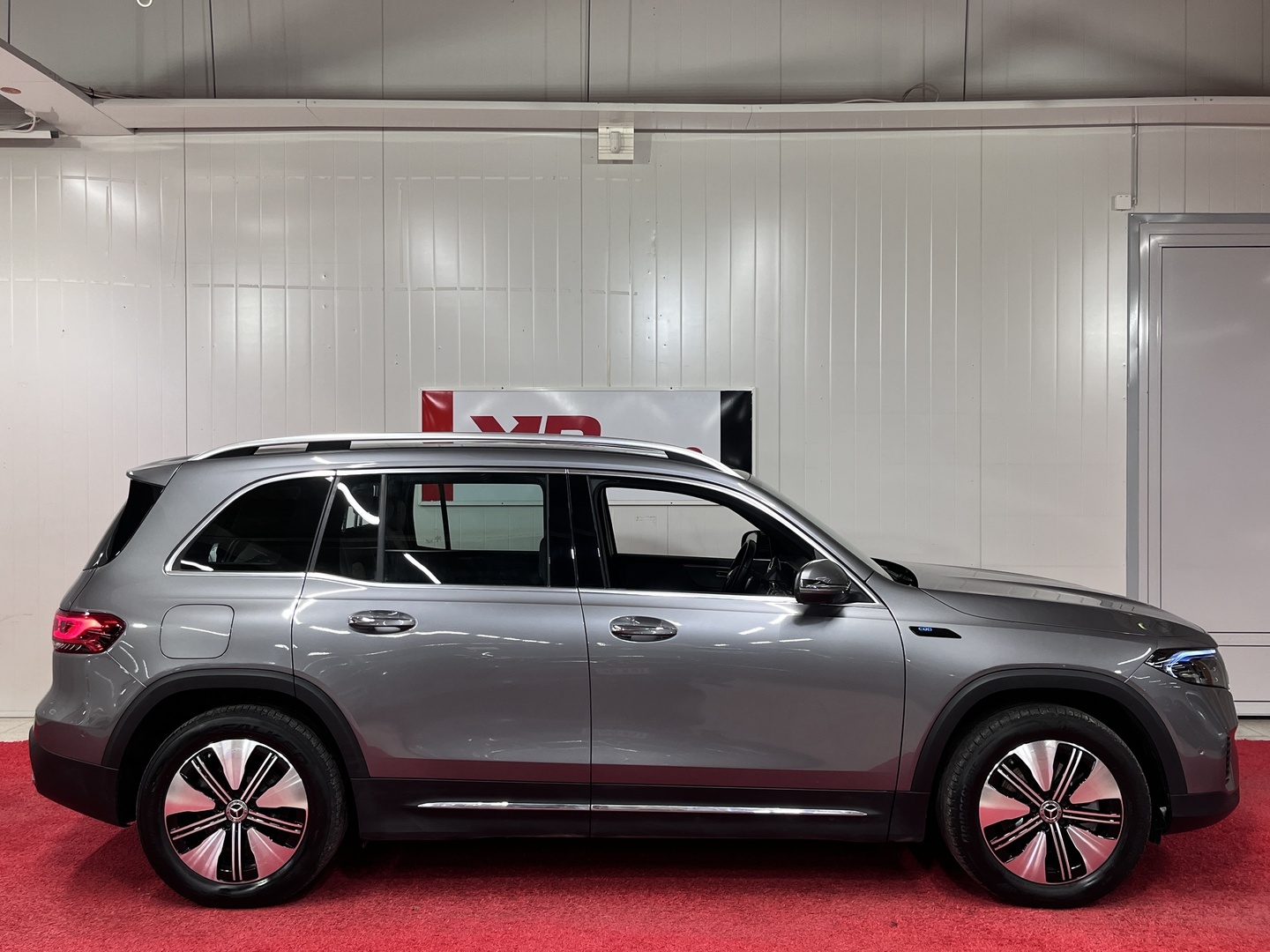 MERCEDES-BENZ EQB 2023