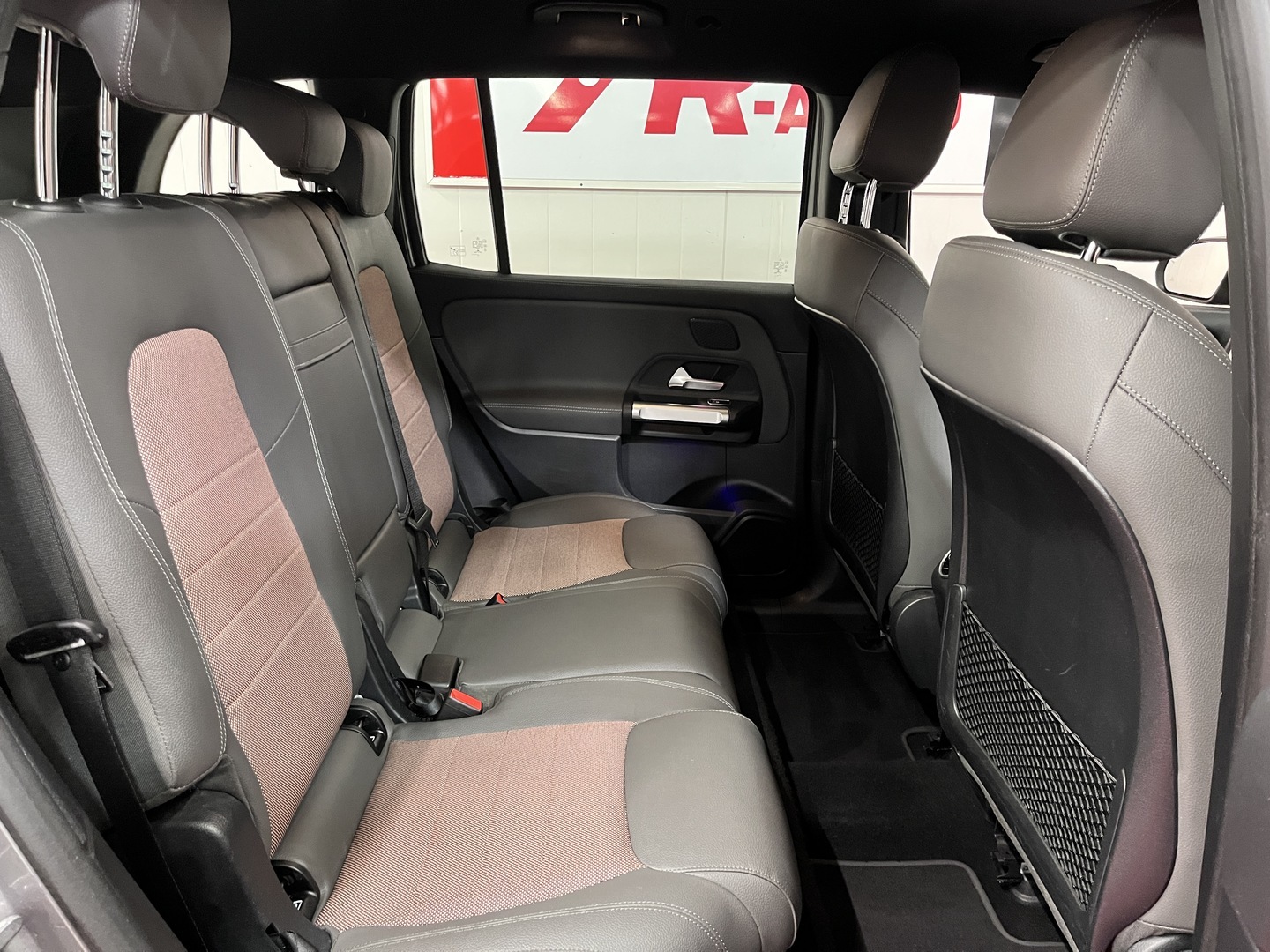 MERCEDES-BENZ EQB 2023