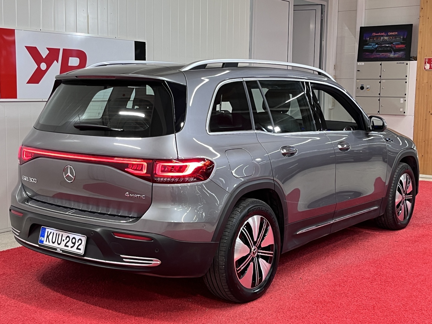 MERCEDES-BENZ EQB 2023