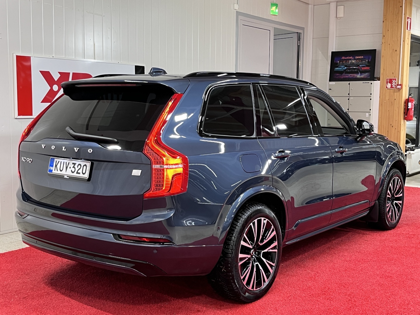 VOLVO XC90 2023
