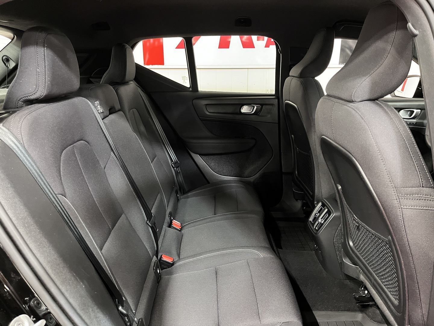 VOLVO XC40 2023
