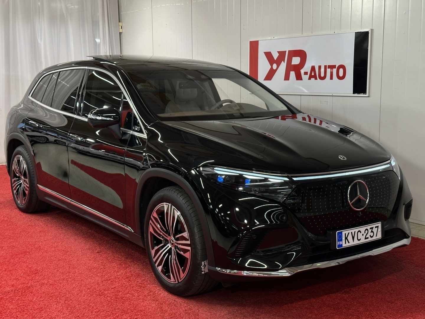 MERCEDES-BENZ EQS SUV 1