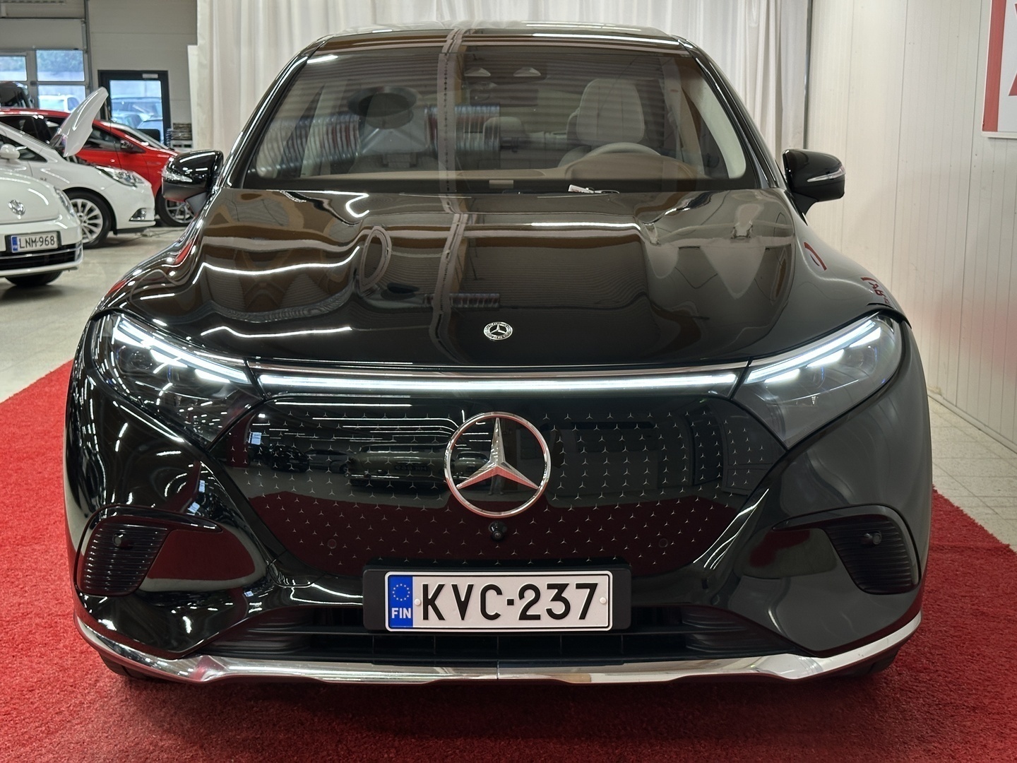 MERCEDES-BENZ EQS SUV 10