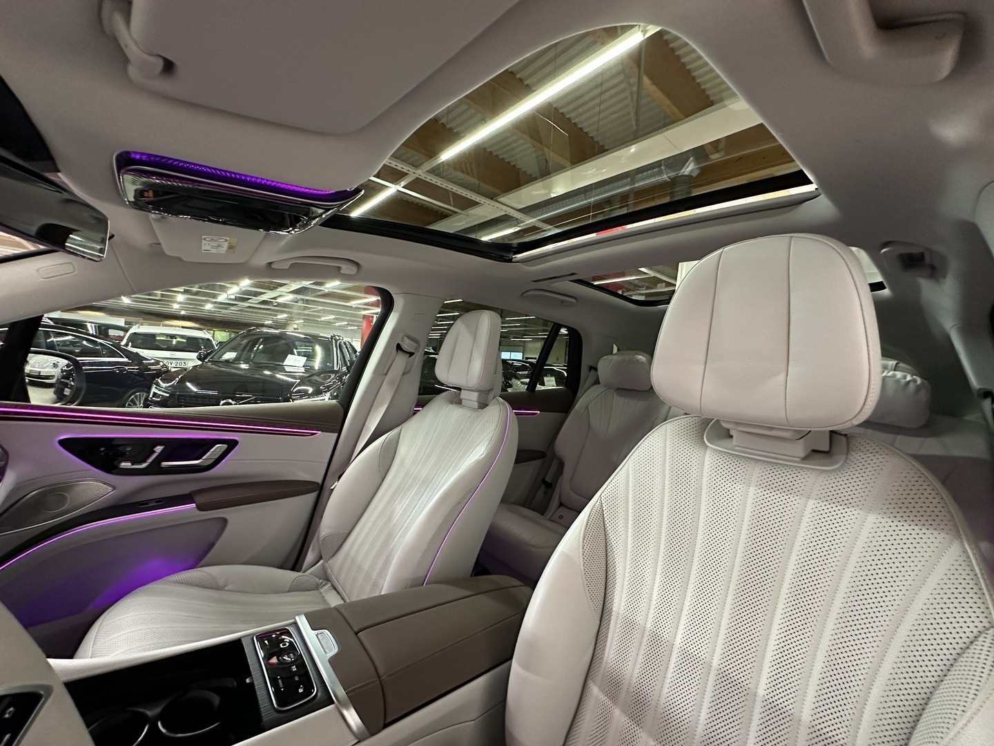 MERCEDES-BENZ EQS SUV 22
