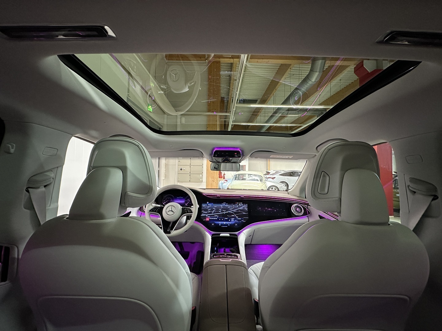 MERCEDES-BENZ EQS SUV 28