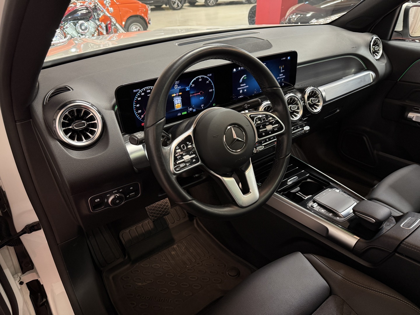 MERCEDES-BENZ EQB 2023