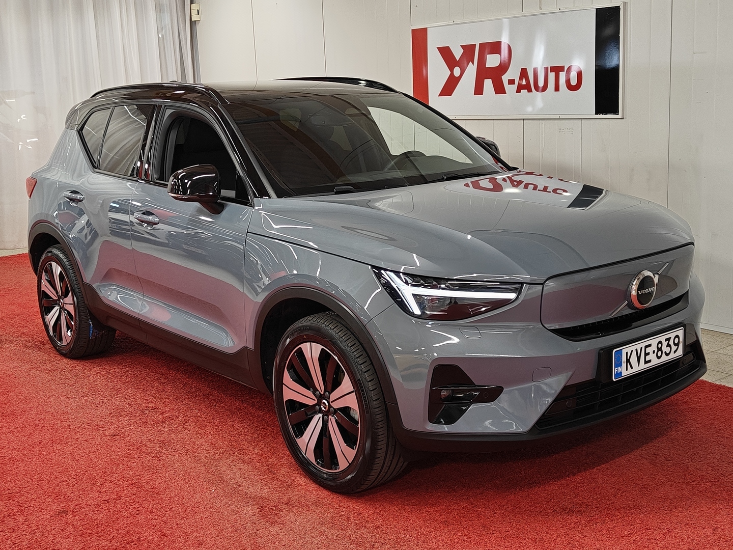 VOLVO XC40 1
