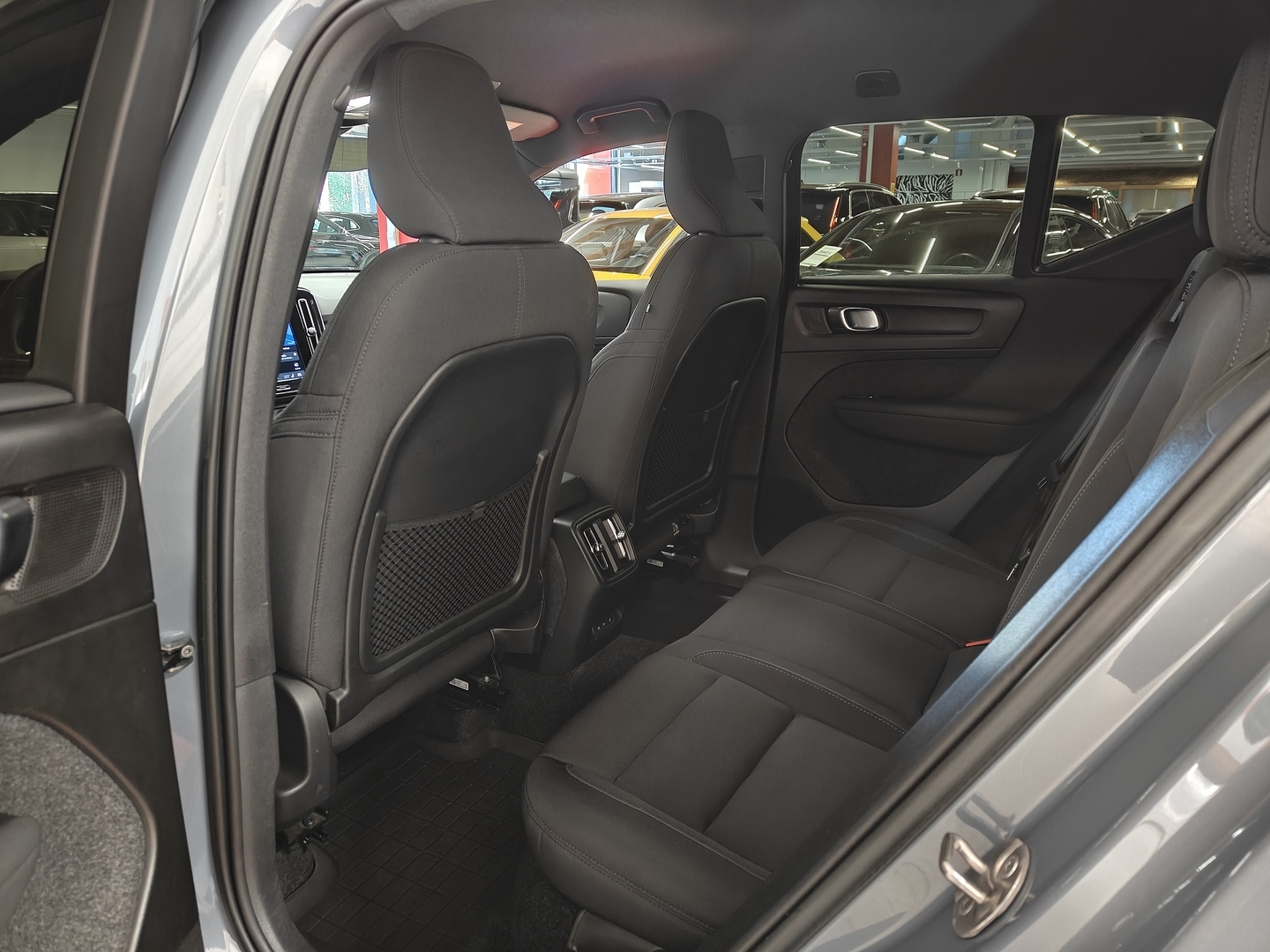 VOLVO XC40 14