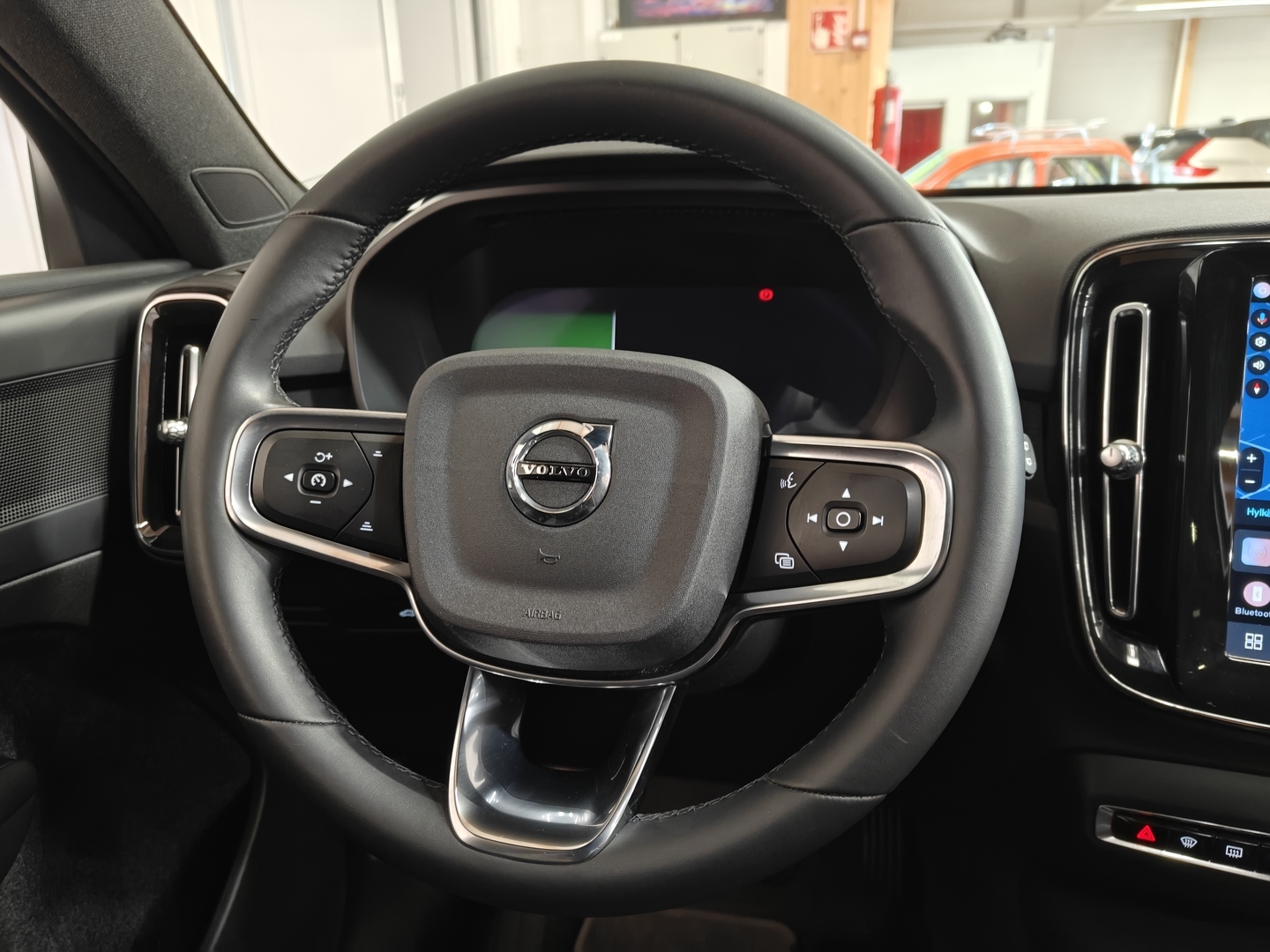 VOLVO XC40 15