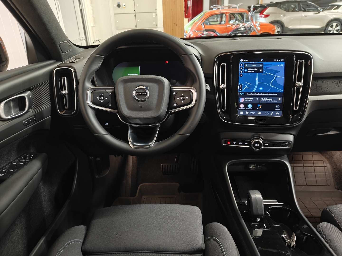 VOLVO XC40 16