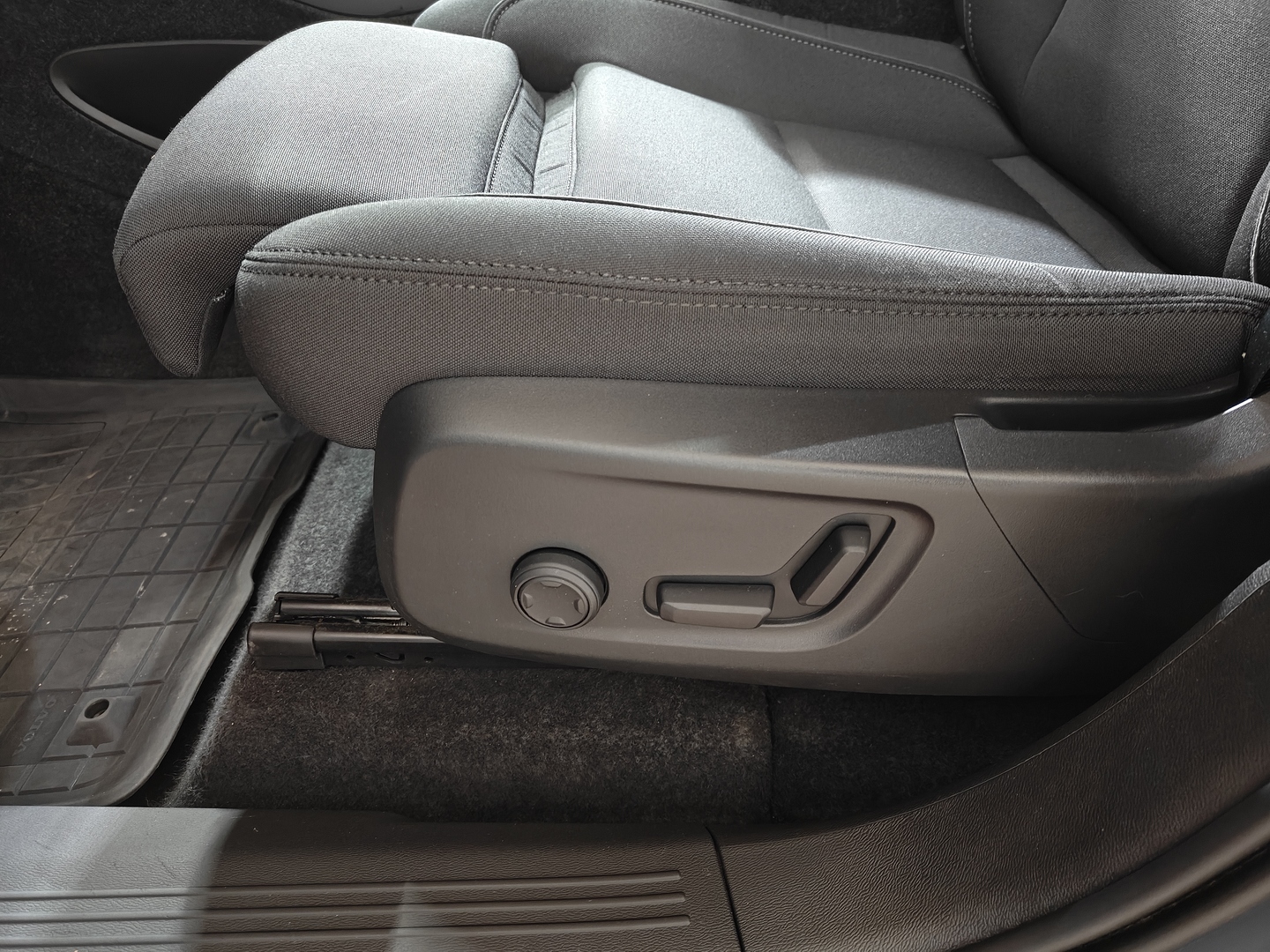 VOLVO XC40 21