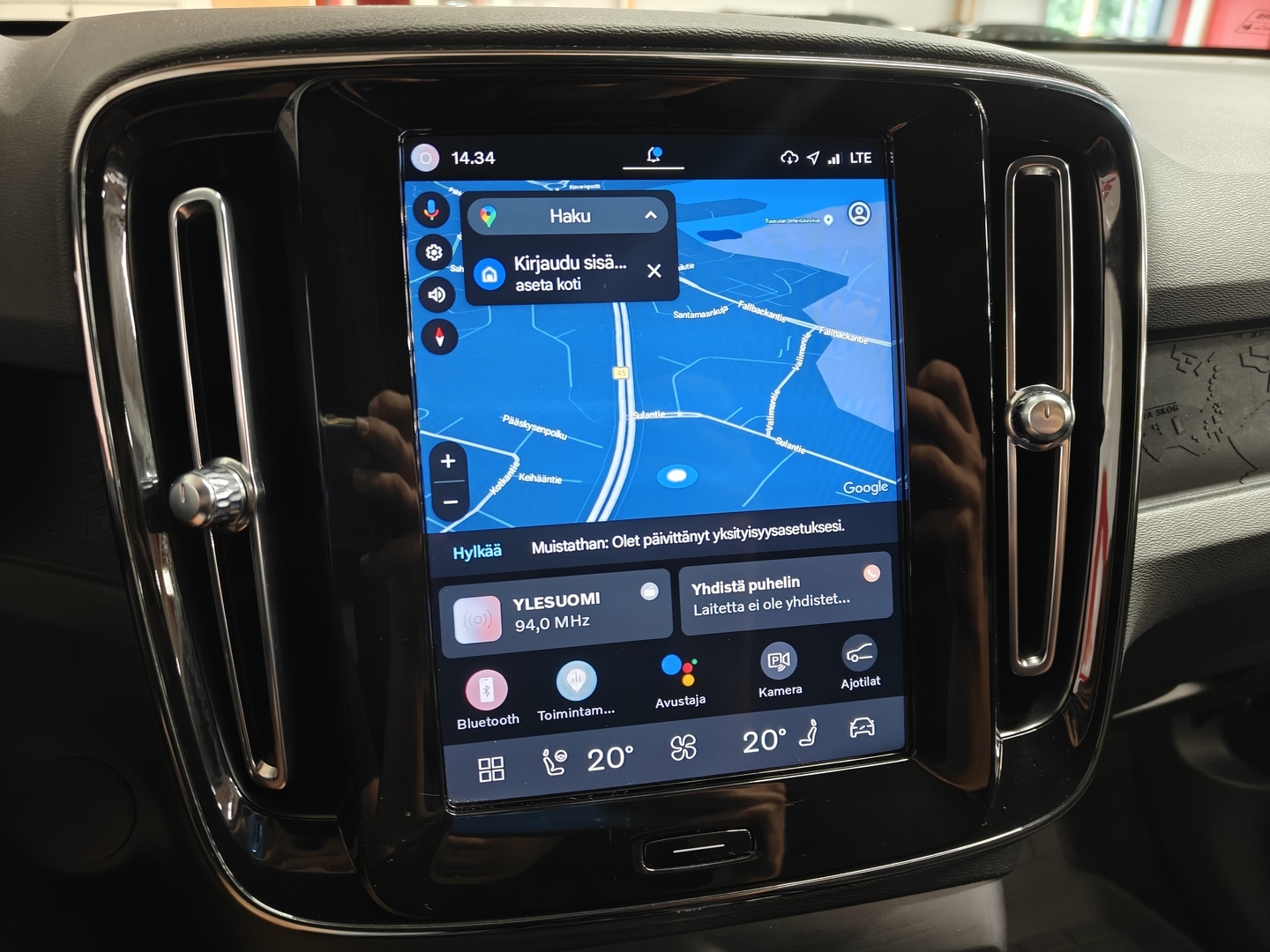 VOLVO XC40 25