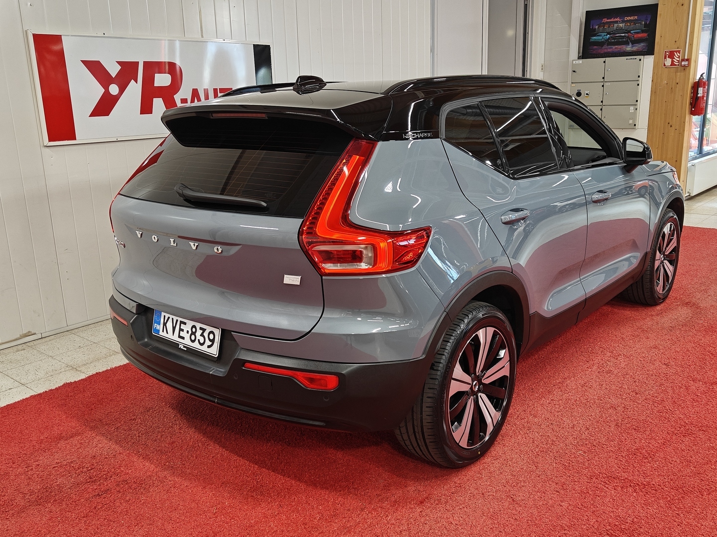 VOLVO XC40 3
