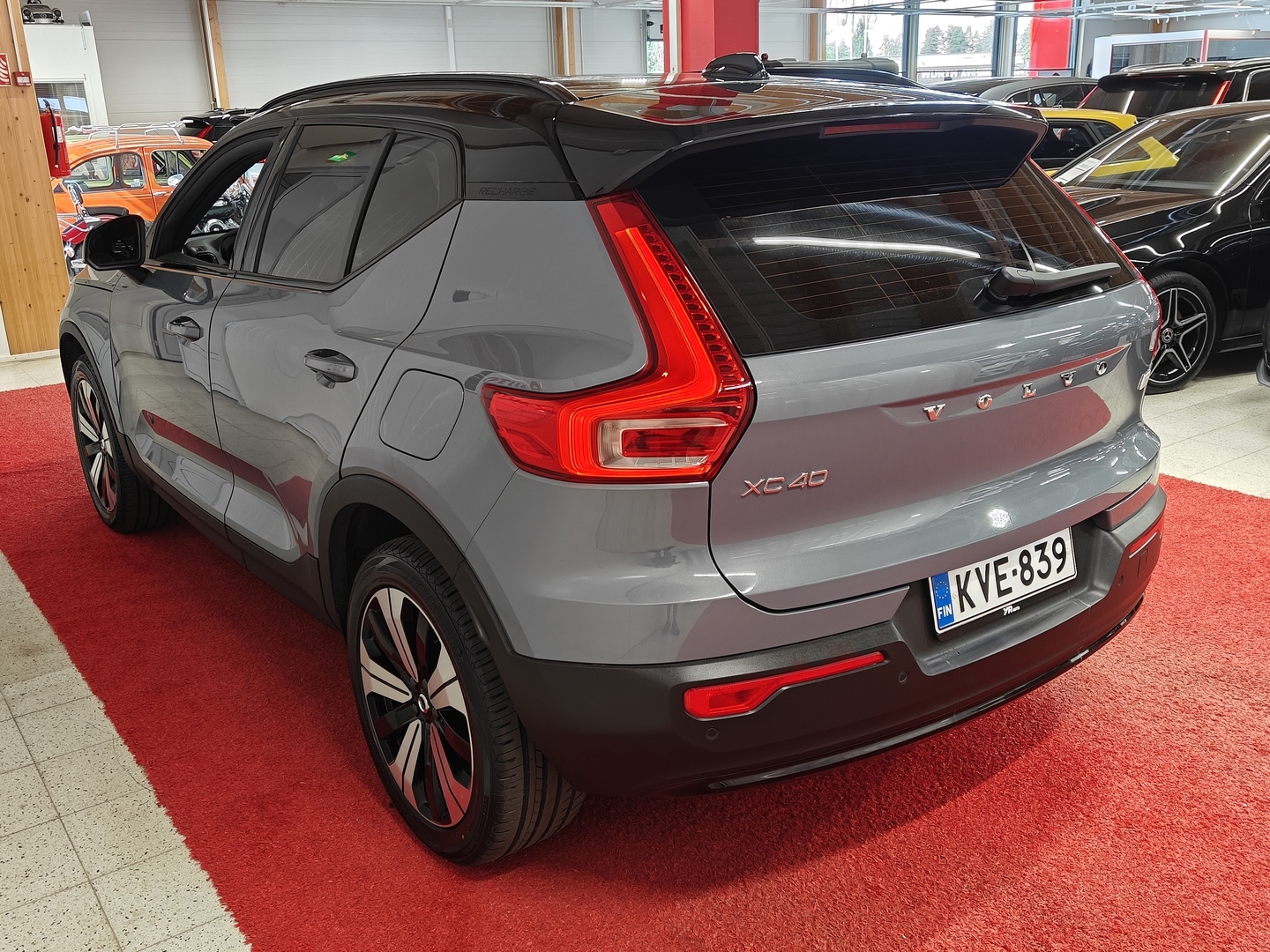 VOLVO XC40 7