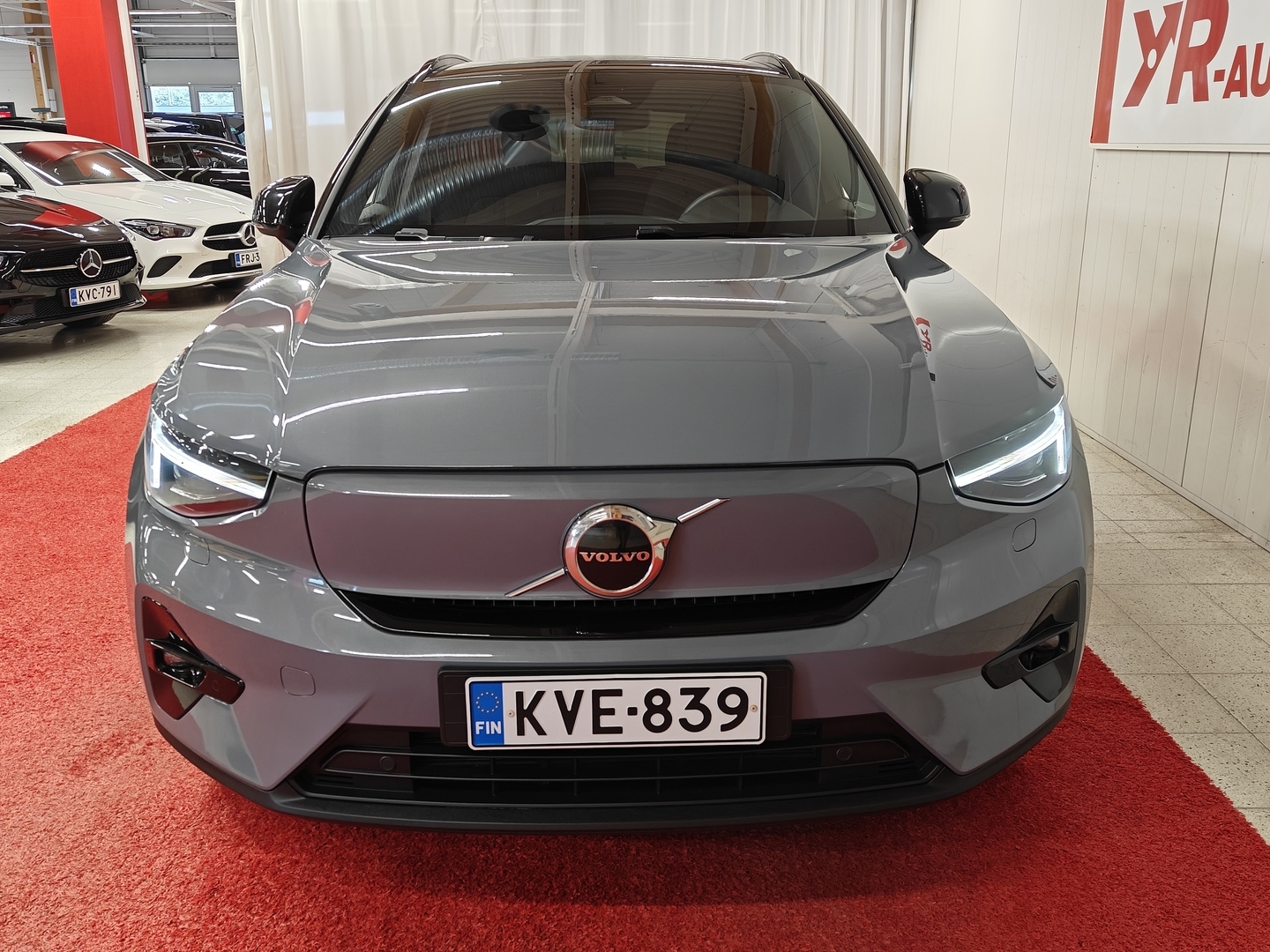 VOLVO XC40 9