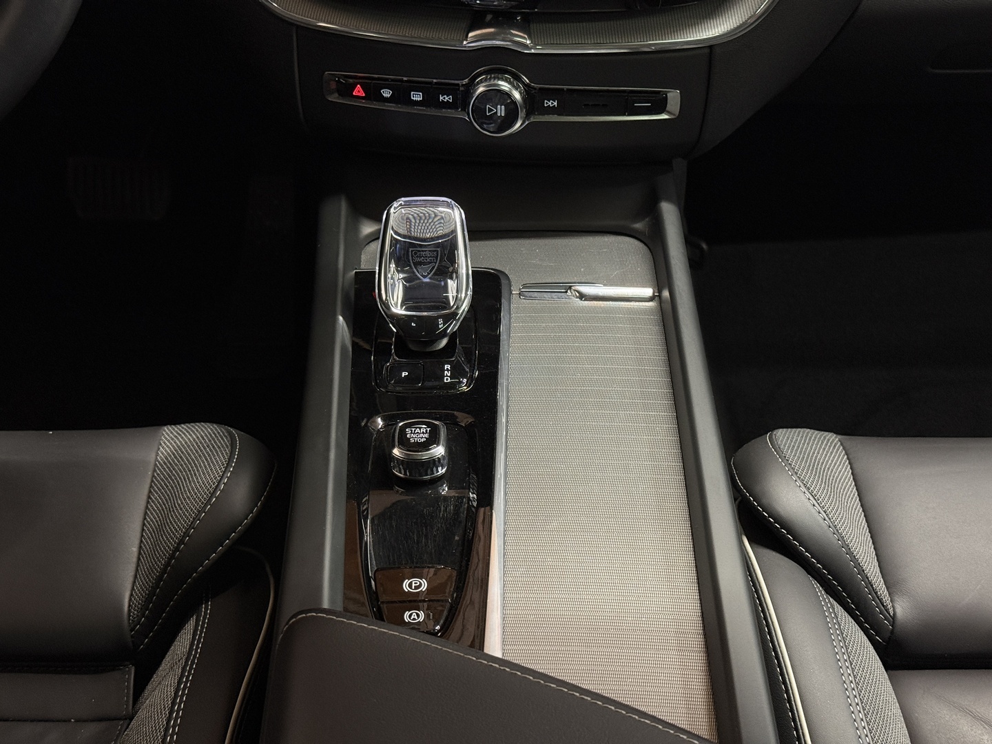 VOLVO XC60 2023