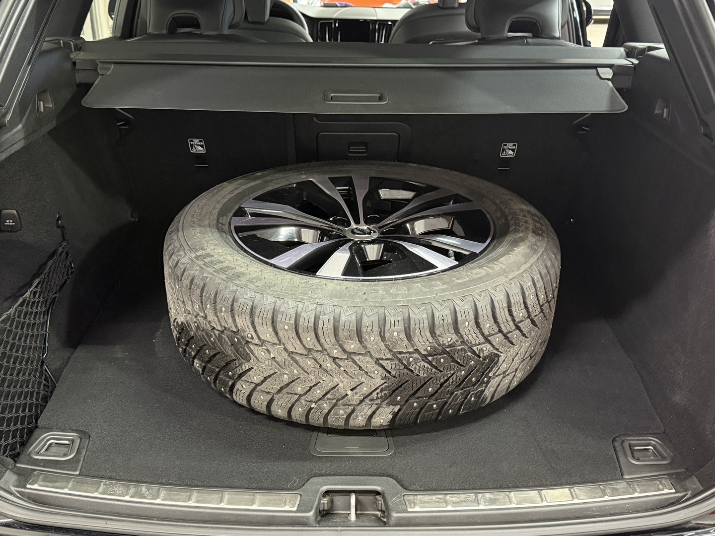 VOLVO XC60 2023