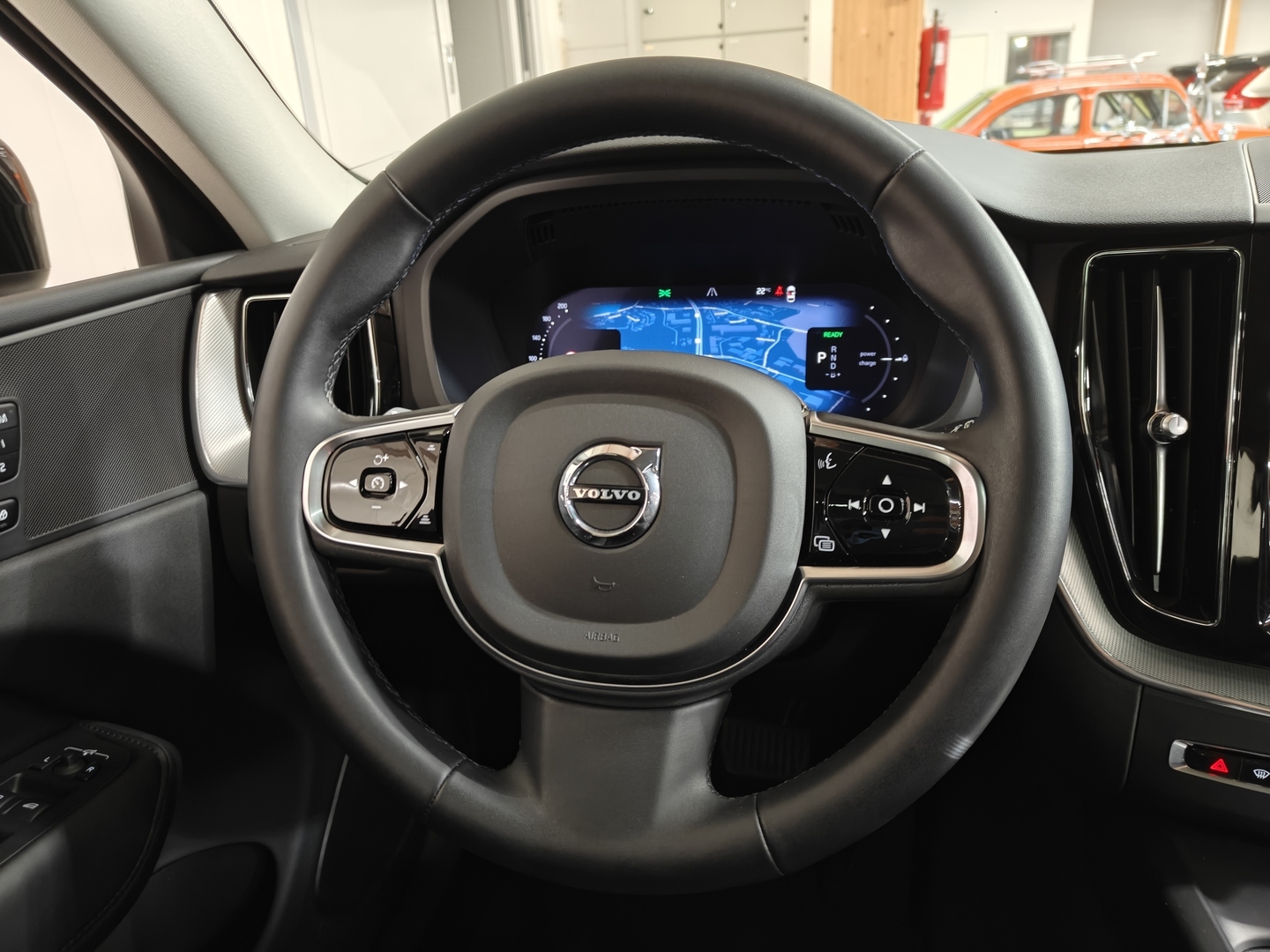VOLVO XC60 2023